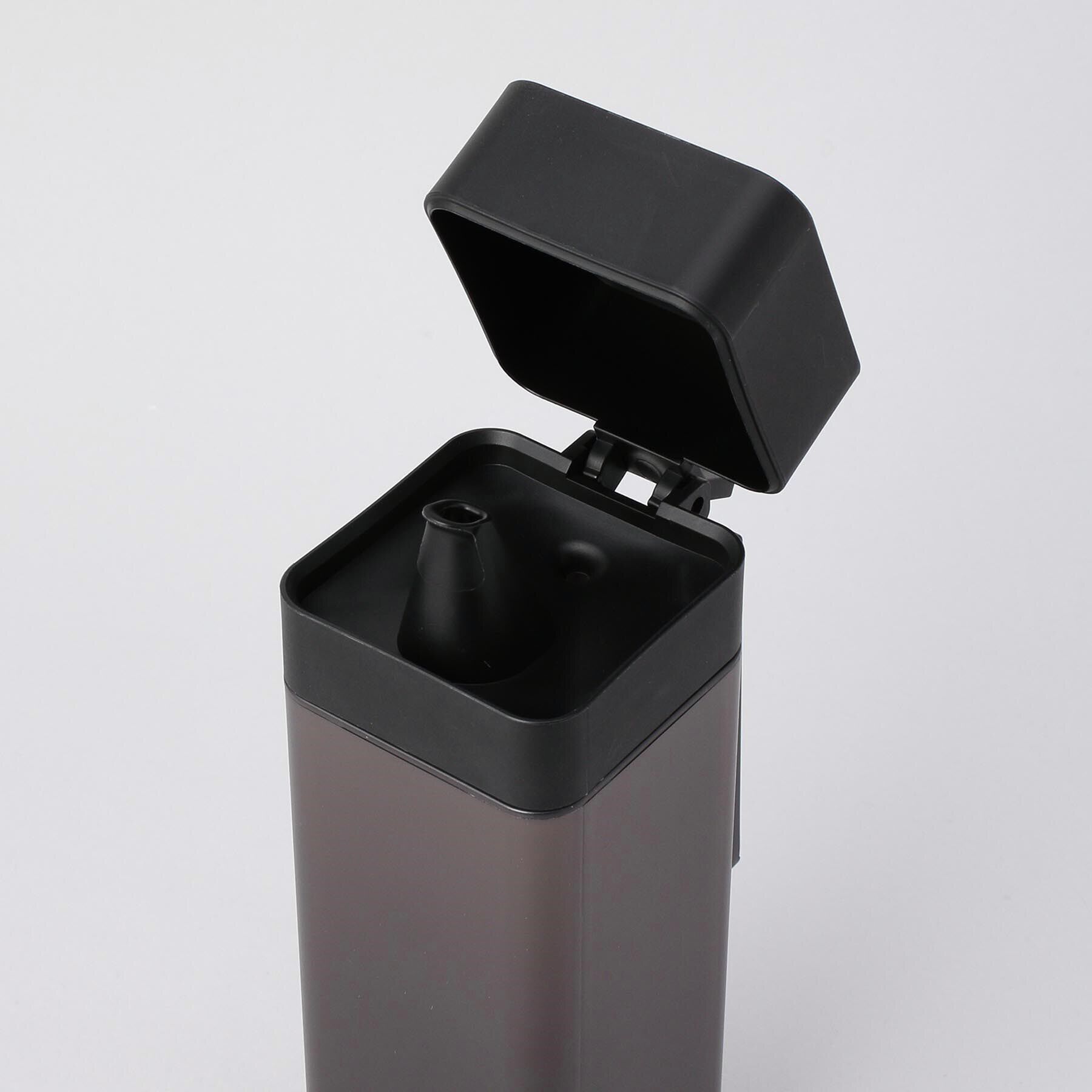 212 KITCHEN STORE「蓋付き調味料ボトル BK 山崎実業 ＜tower タワー＞」|食器・キッチングッズ|