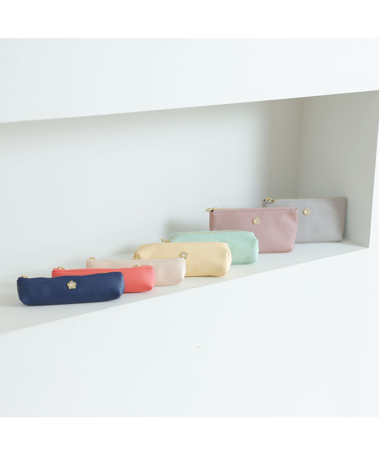 MARY QUANT「ビジューデイジー 舟型ペンケース」|ポーチ|