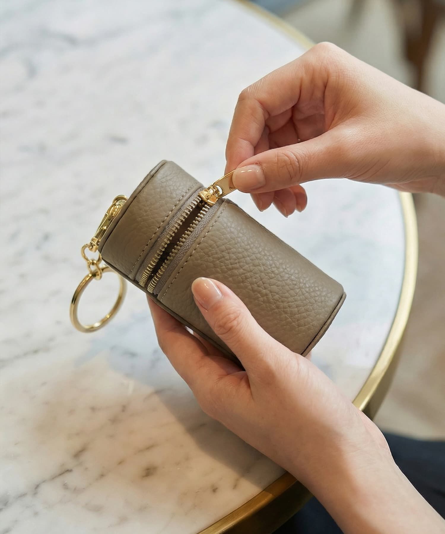 STYLE DELI「【DELI by】ラウンドシェイプ・リアルレザーリップホルダー」|ポーチ|