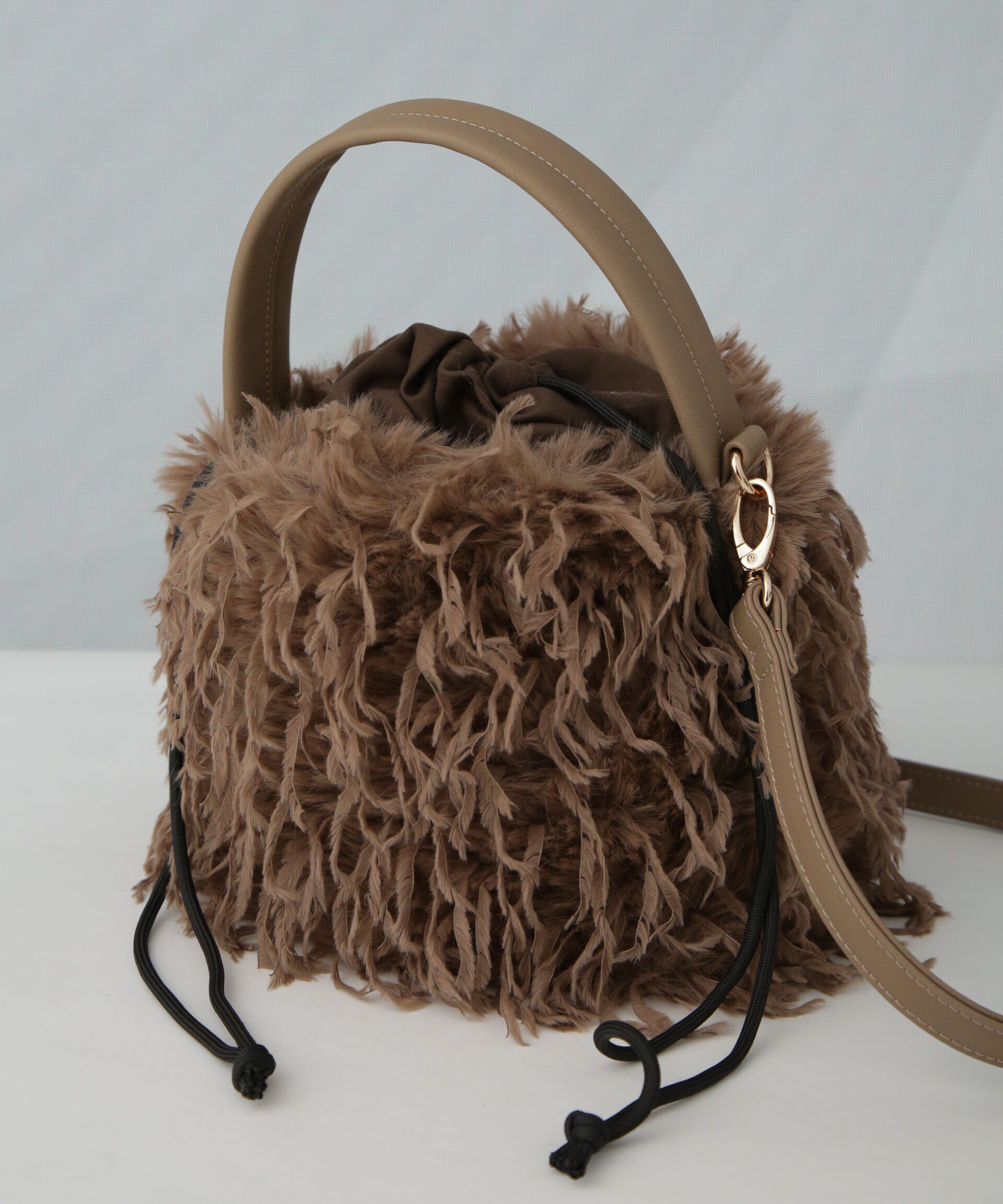 NANO universe「フェイクフェザーバケツバッグ」|ショルダー・メッセンジャー|