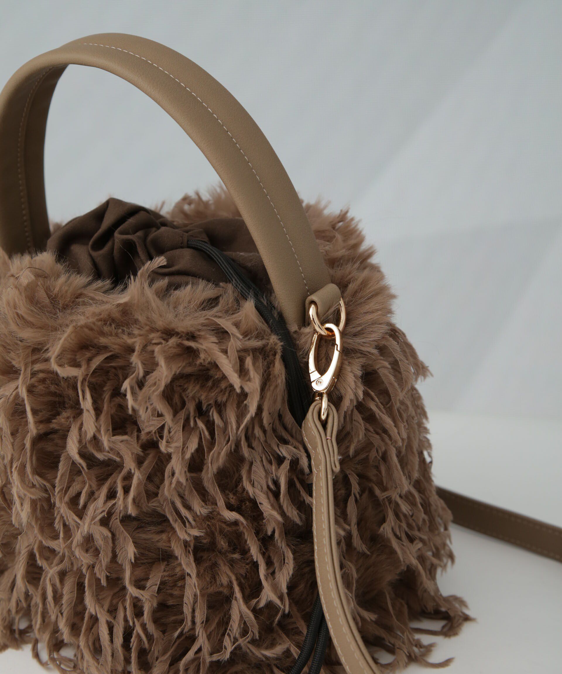 NANO universe「フェイクフェザーバケツバッグ」|ショルダー・メッセンジャー|