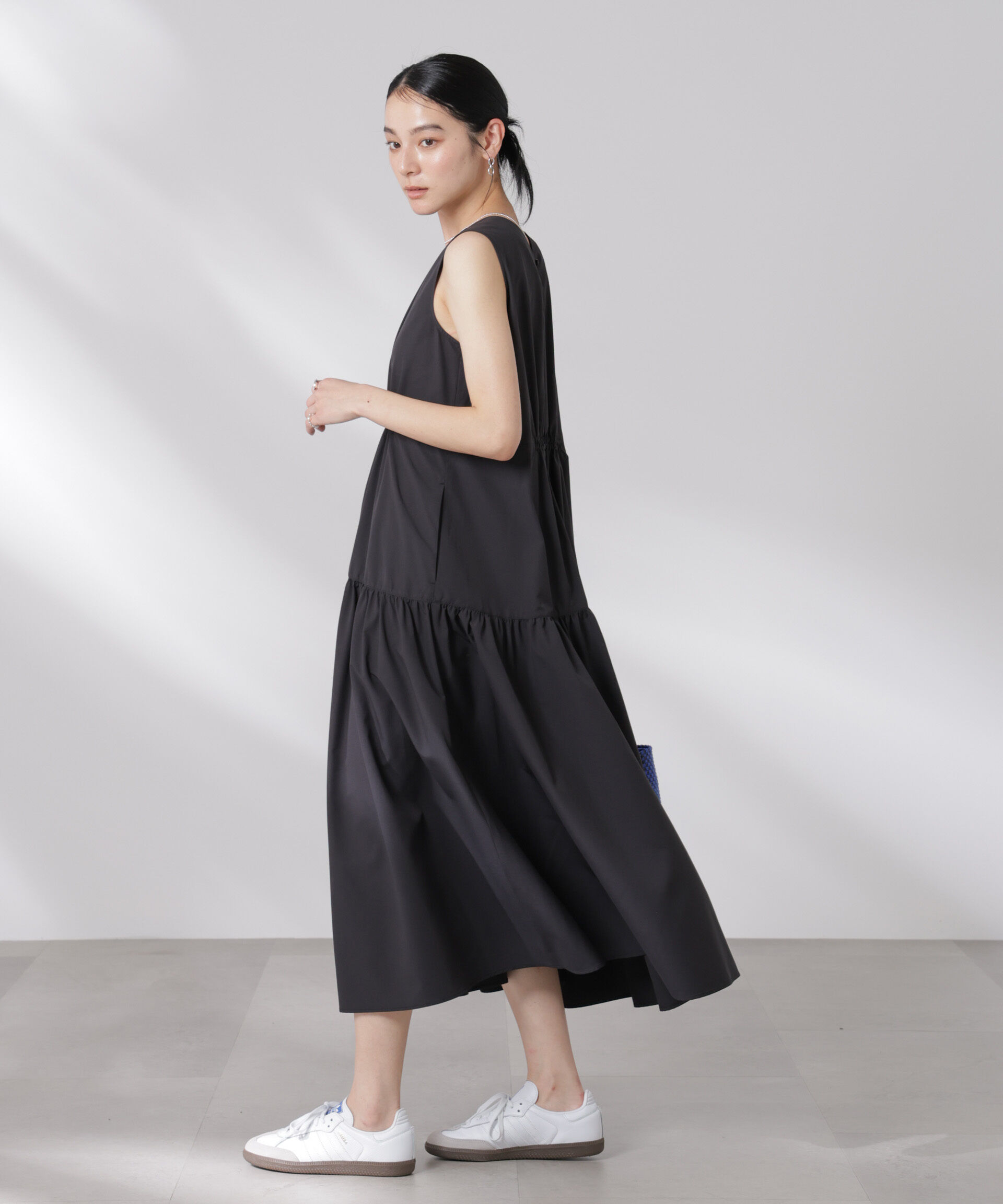 nano･universe「MINOTECH(R)Vネックギャザーティアードワンピース」|ワンピース|