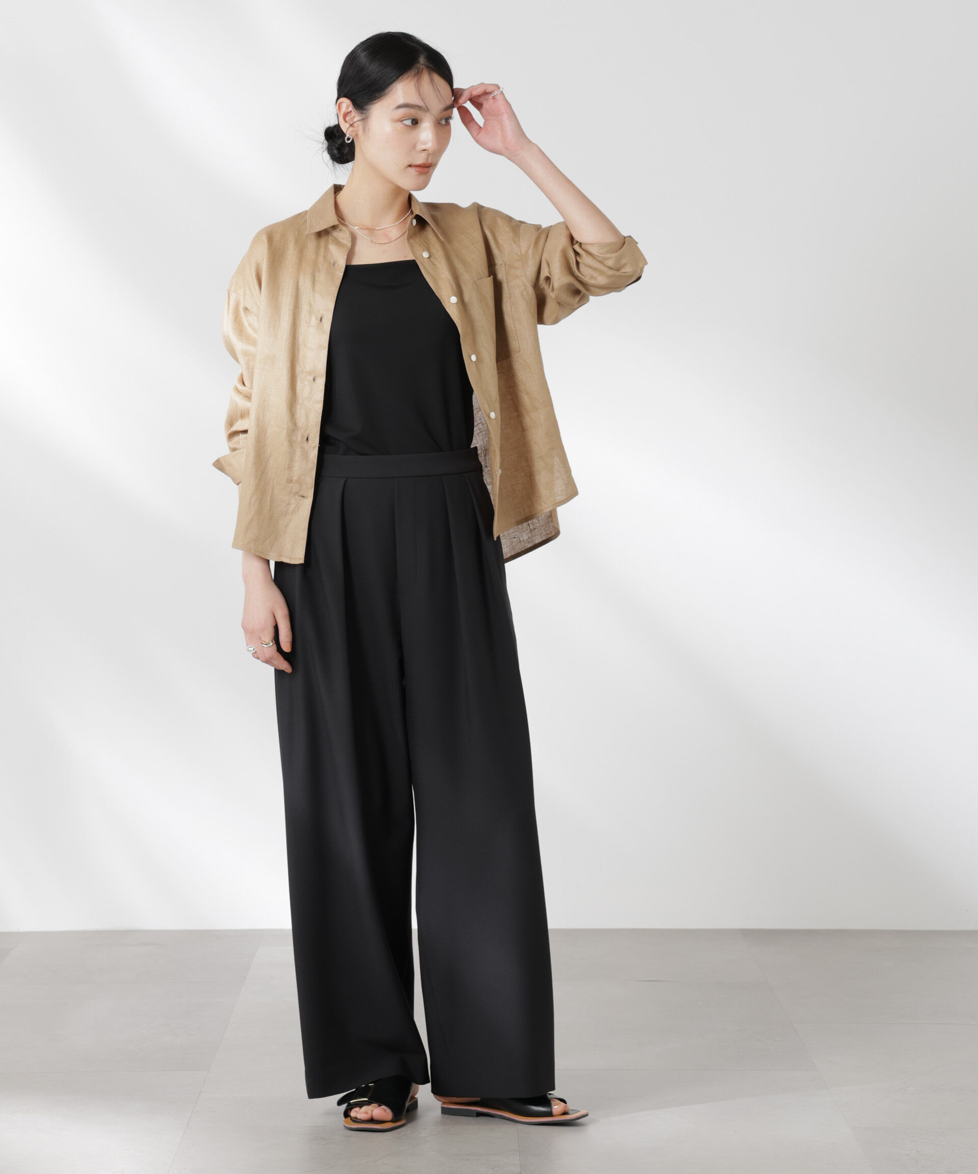 nano･universe「撥水UVストレッチタックワイドパンツ」|チノ|