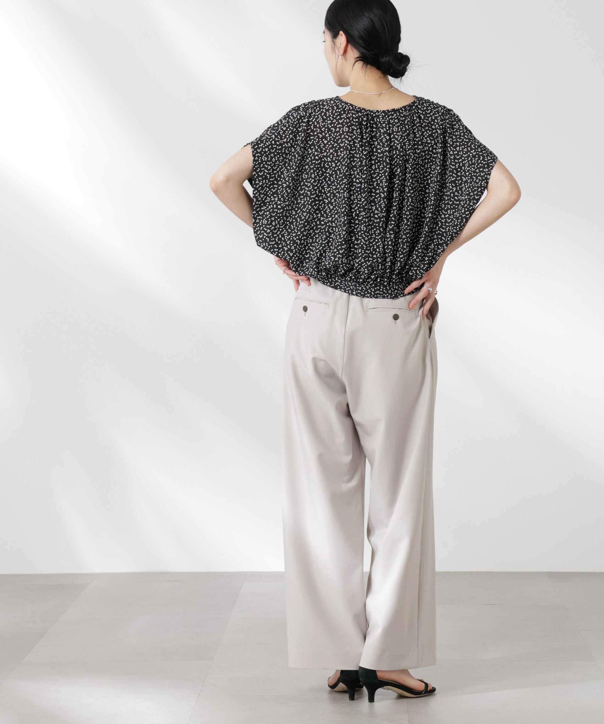 nano･universe「撥水UVストレッチタックワイドパンツ」|チノ|