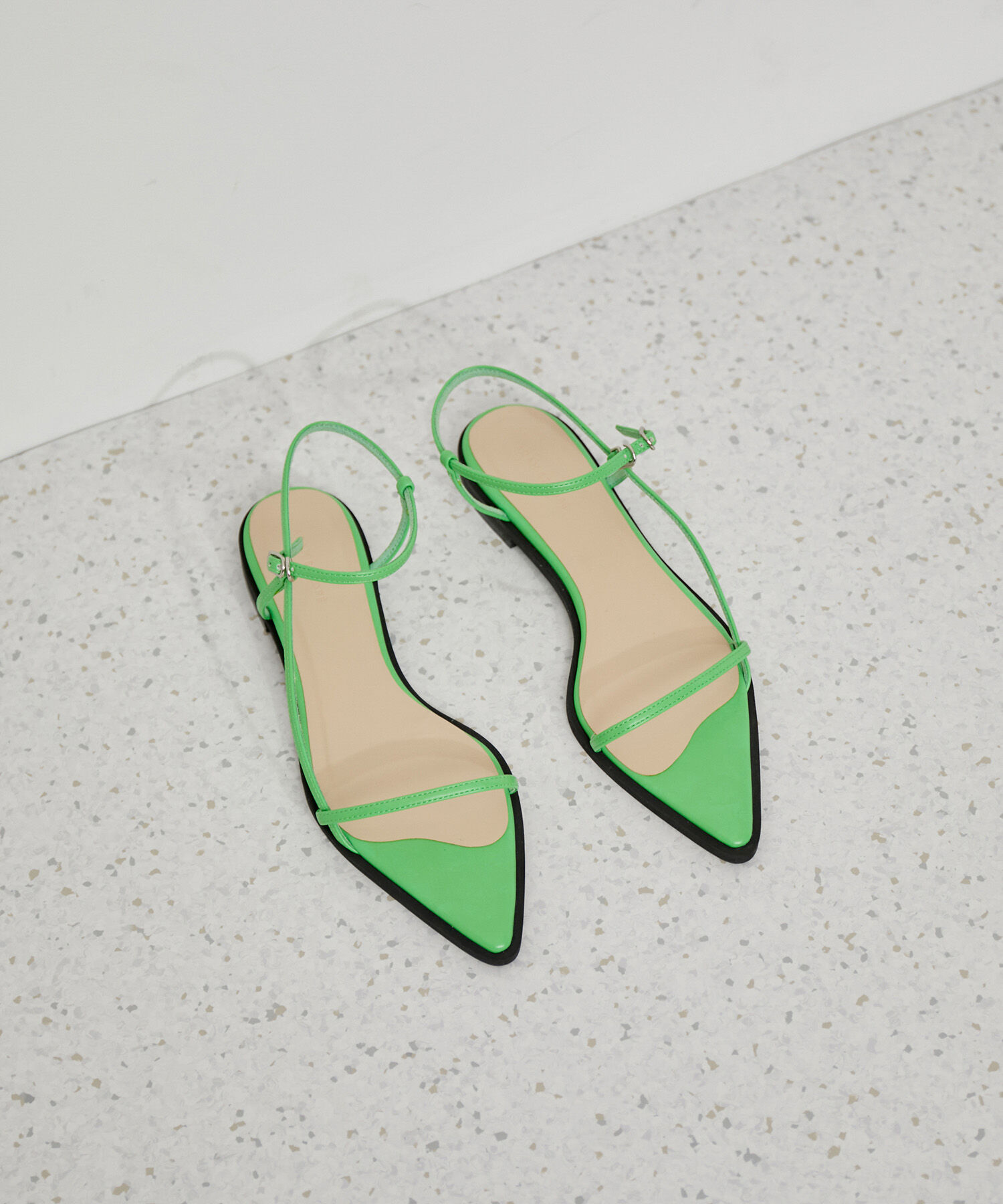 ADAM ET ROPE'「ナローフラットサンダル」|サンダル|グリーン系(35)