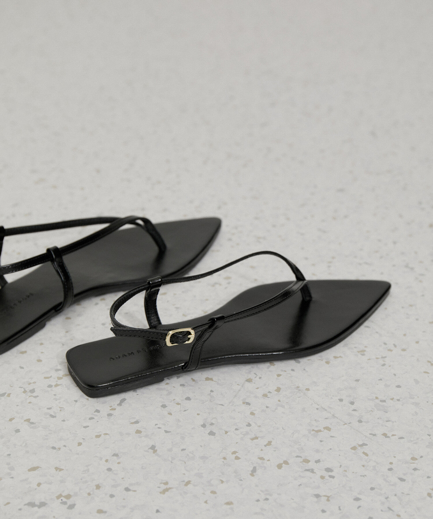 ADAM ET ROPE'「ストラップビーチサンダル」|サンダル|ブラック(01)