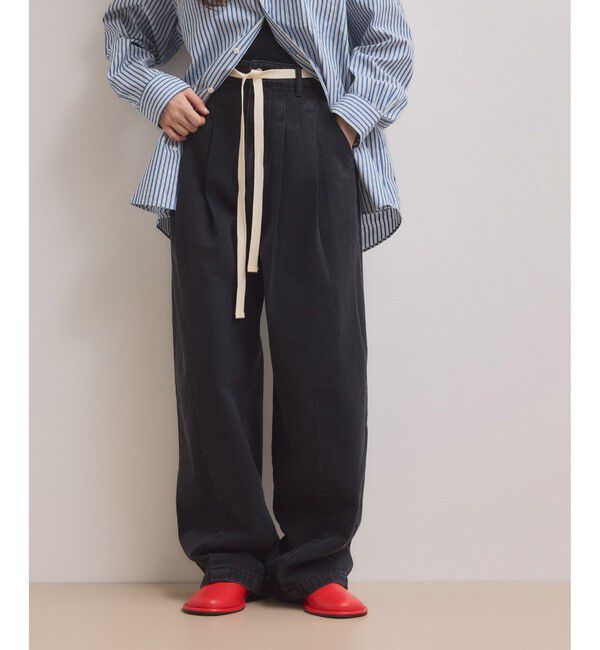 ADAM ET ROPE'「【WEB限定】2タックカーブデニムパンツ」|デニム|ブラック(01)