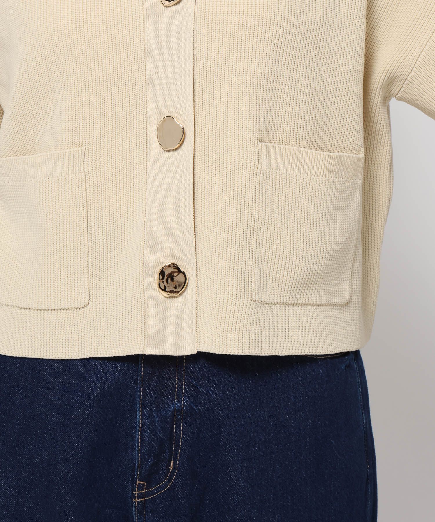 LOWRYS FARM「デコボタンショートカーディガン」|ニット・セーター|