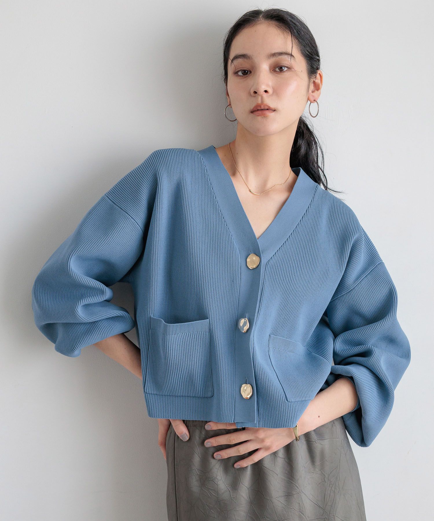 LOWRYS FARM「デコボタンショートカーディガン」|ニット・セーター|BLU4