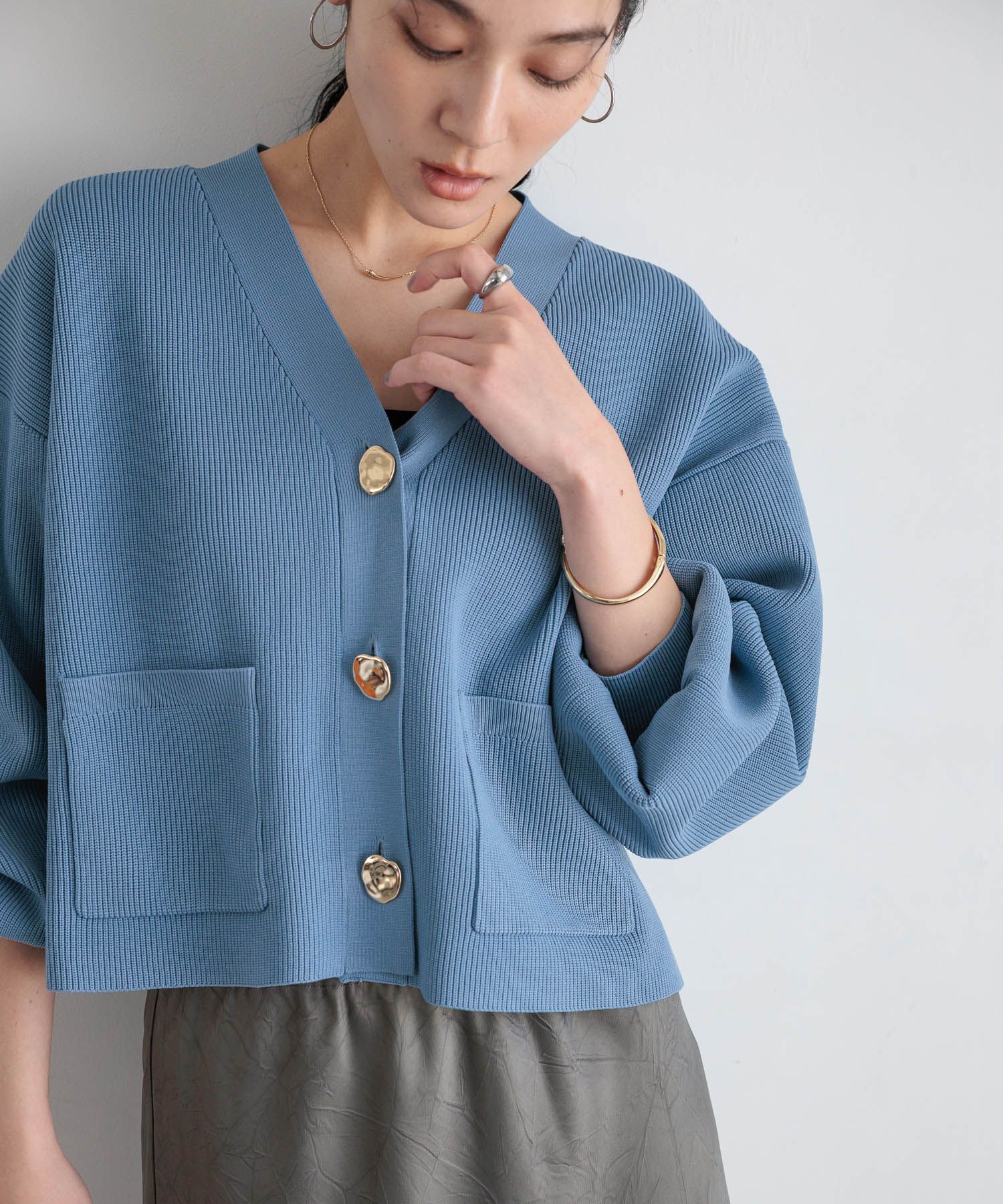 LOWRYS FARM「デコボタンショートカーディガン」|ニット・セーター|