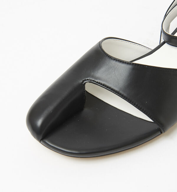 AU BANNISTER「【LAROUTE】トングサンダル」|サンダル|