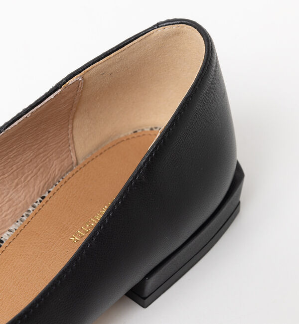 AU BANNISTER「スクエアトゥフラットパンプス」|パンプス|