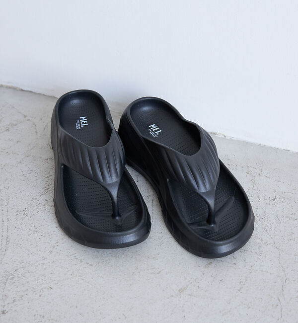 AU BANNISTER「●MEI　トングボリュームソールサンダル」|サンダル|ブラック