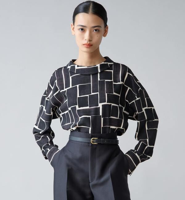 TIARA「ブラッシュマークプリントハイネックブラウス」|シャツ・ブラウス|