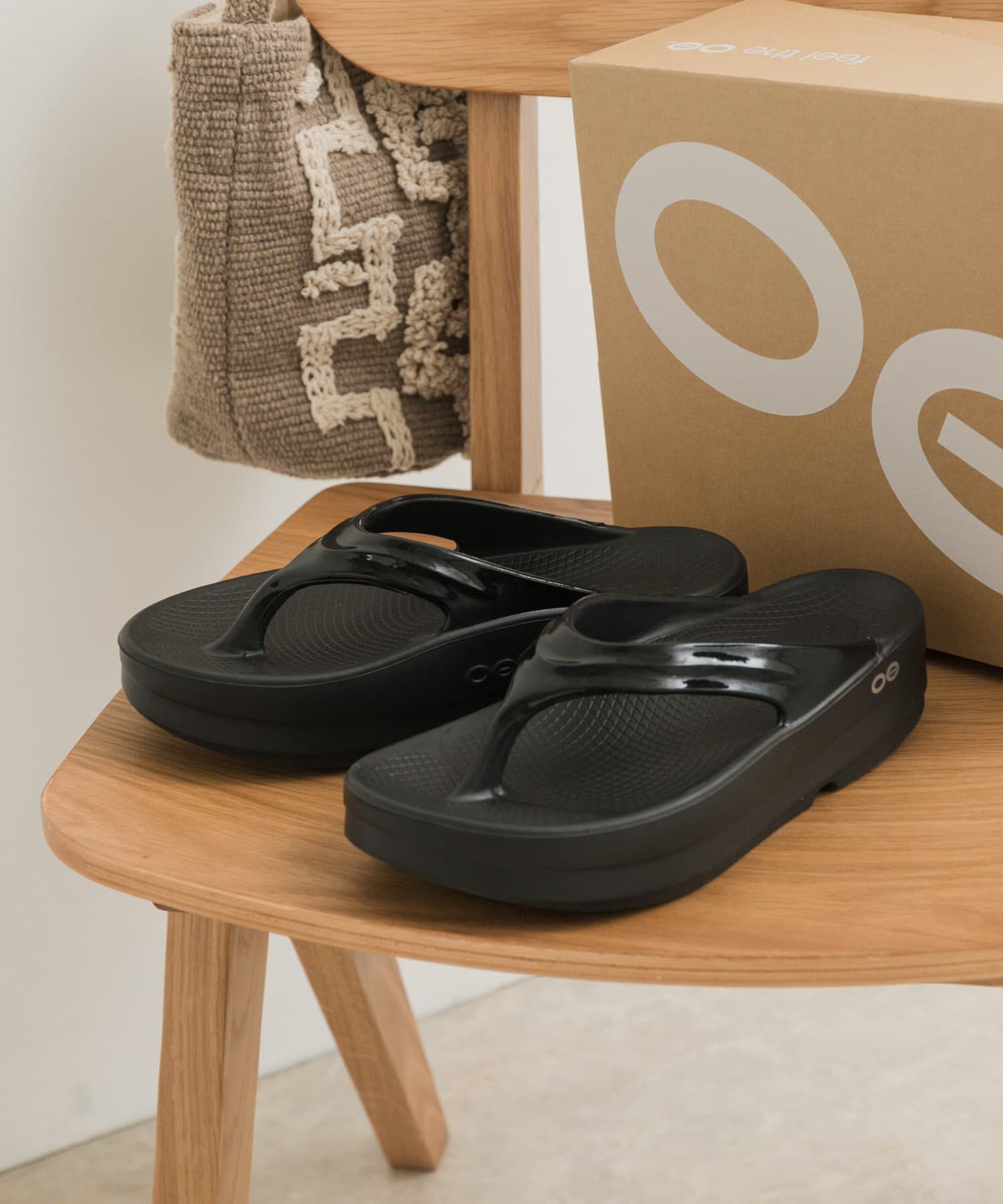 URBAN RESEARCH DOORS「OOFOS　OOmega」|サンダル|