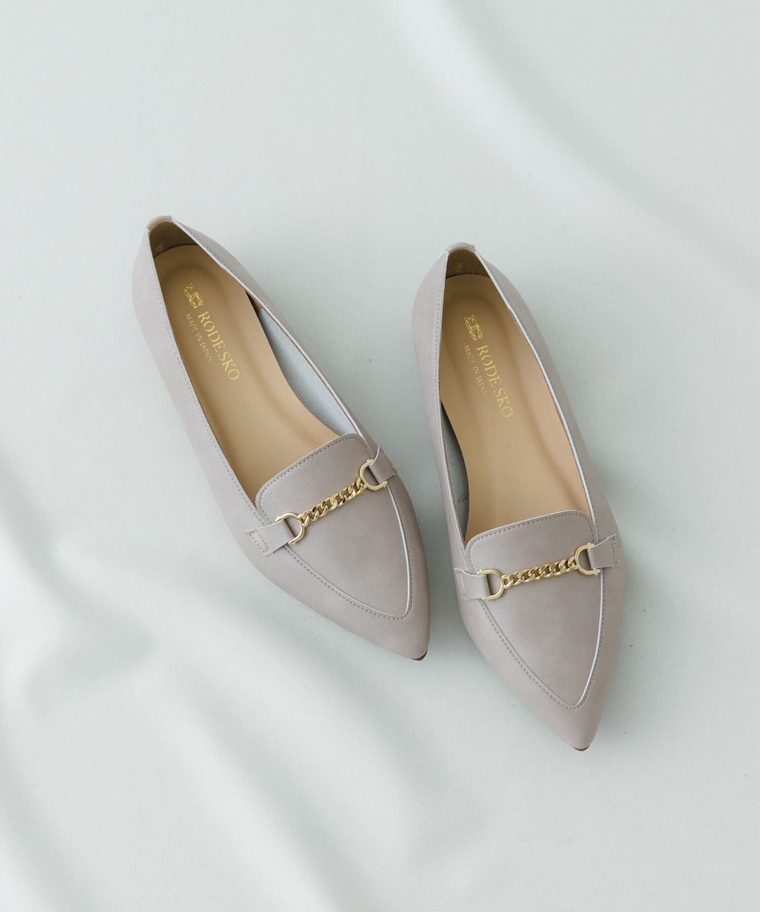 RODE SKO「『MADE IN JAPAN』プチチェーンフラットシューズ」|ローファー|ライトグレー