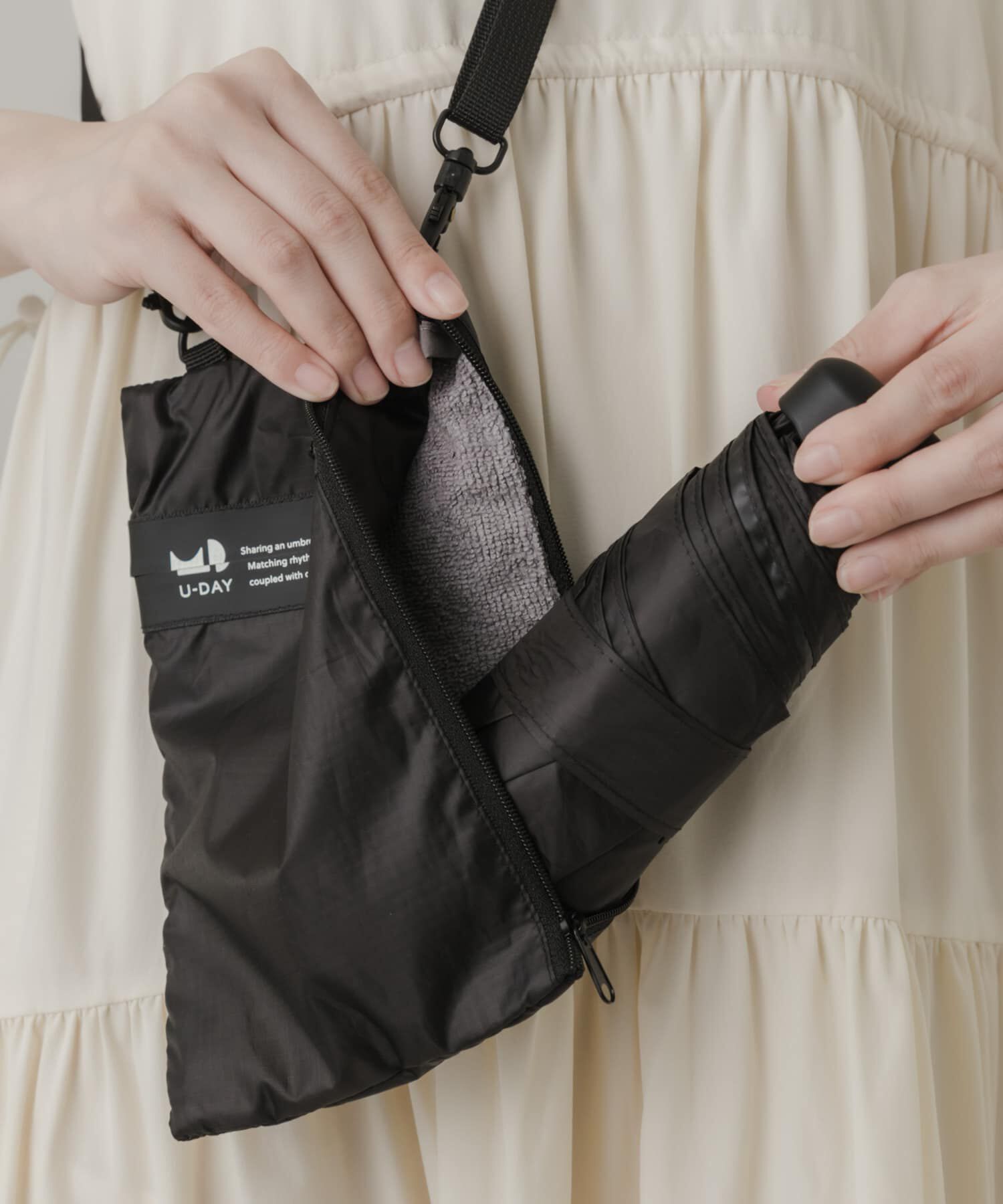 SMELLY「『晴雨兼用』because　マルチサコッシュ付きアンブレラ」|傘|