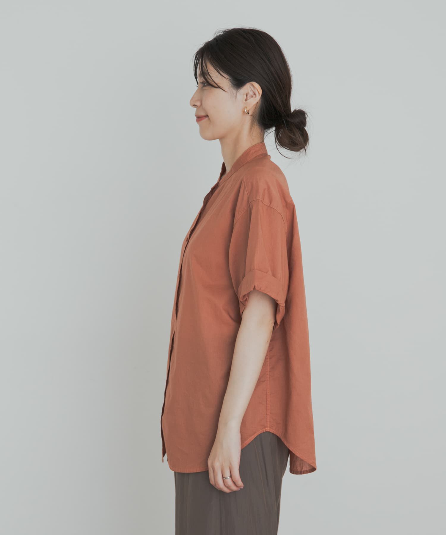 URBAN RESEARCH DOORS「製品染めロールスリーブブラウス」|シャツ・ブラウス|