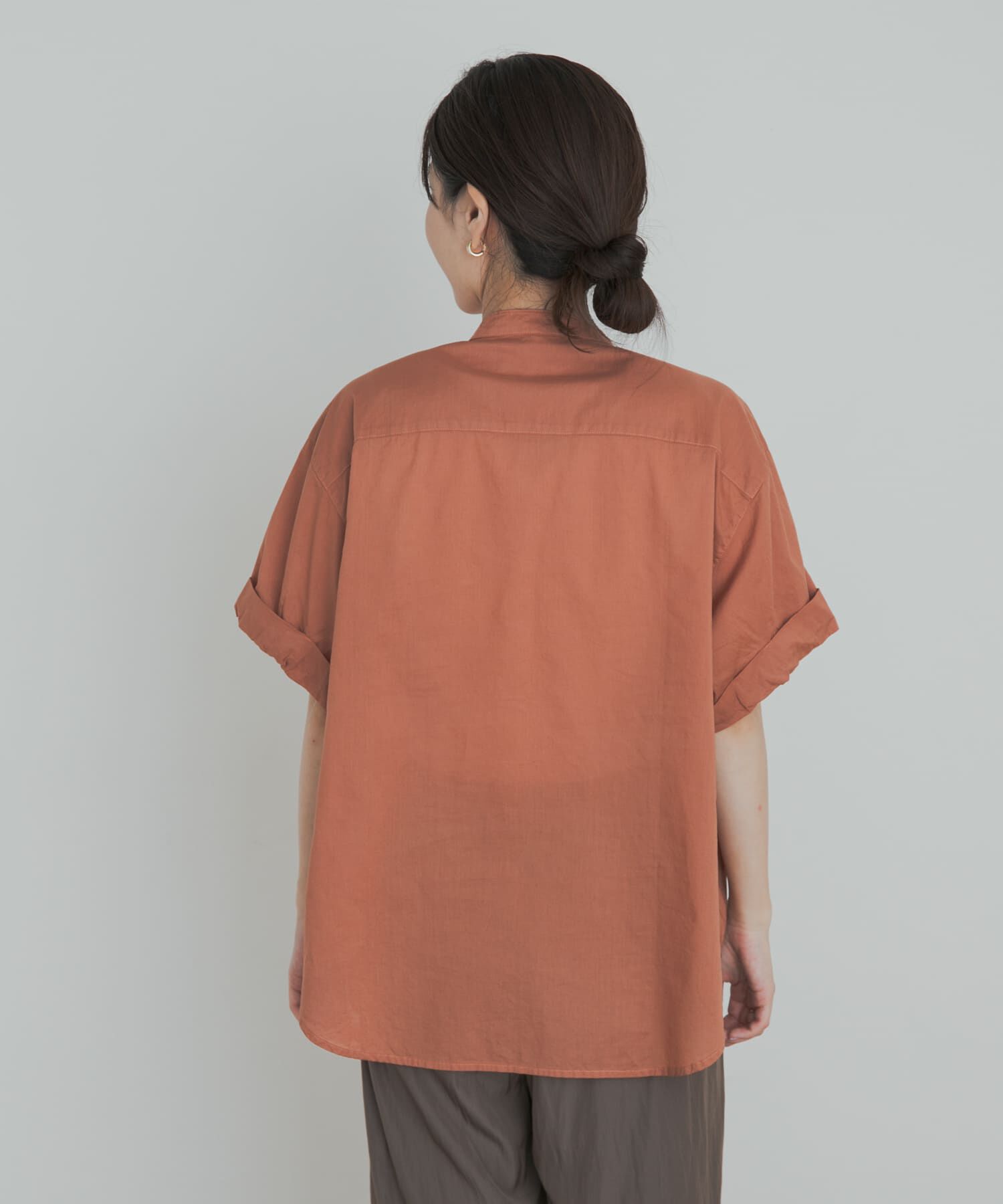 URBAN RESEARCH DOORS「製品染めロールスリーブブラウス」|シャツ・ブラウス|