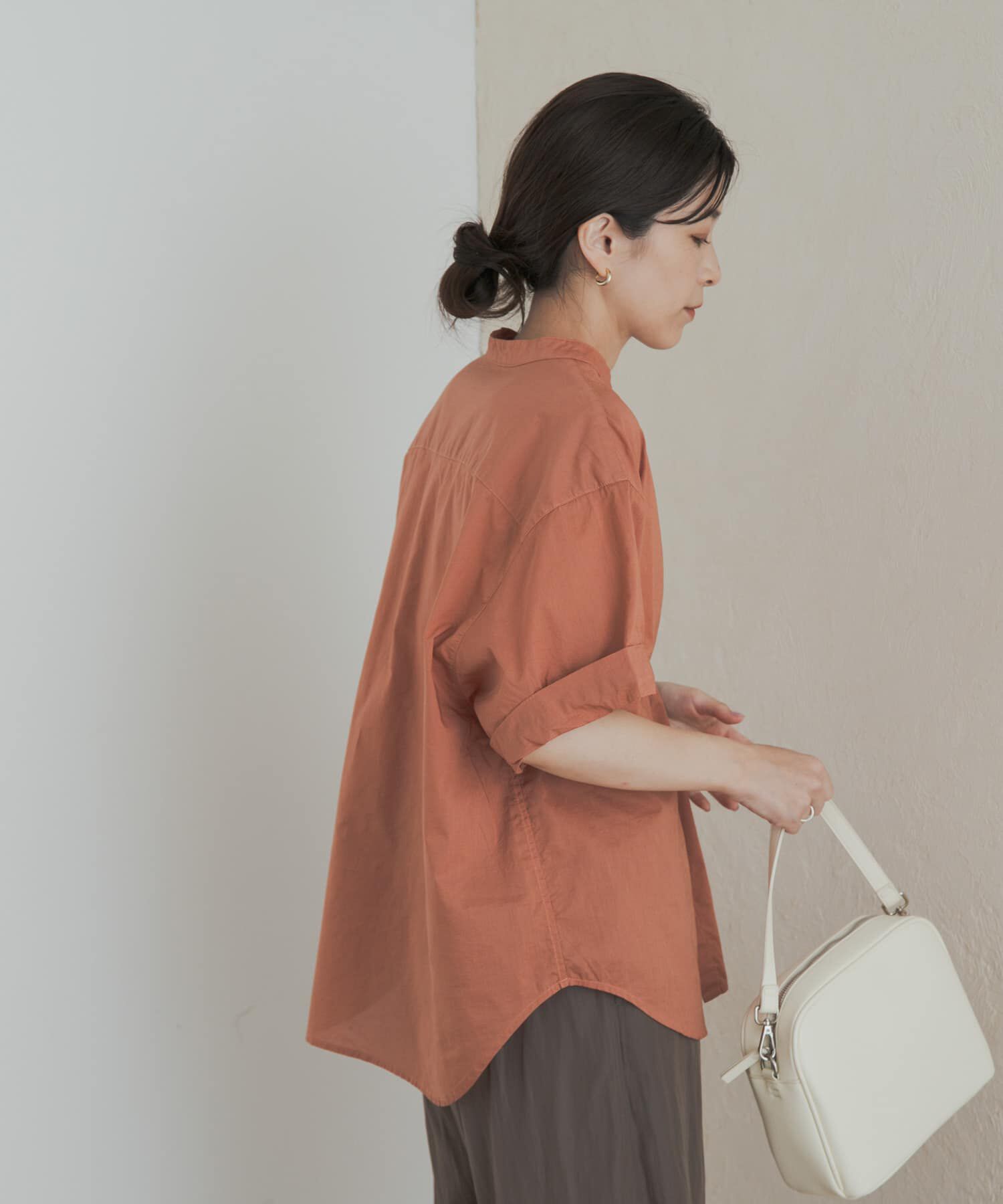 URBAN RESEARCH DOORS「製品染めロールスリーブブラウス」|シャツ・ブラウス|