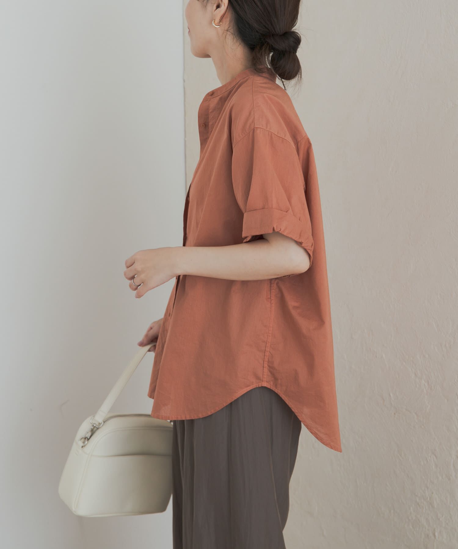 URBAN RESEARCH DOORS「製品染めロールスリーブブラウス」|シャツ・ブラウス|