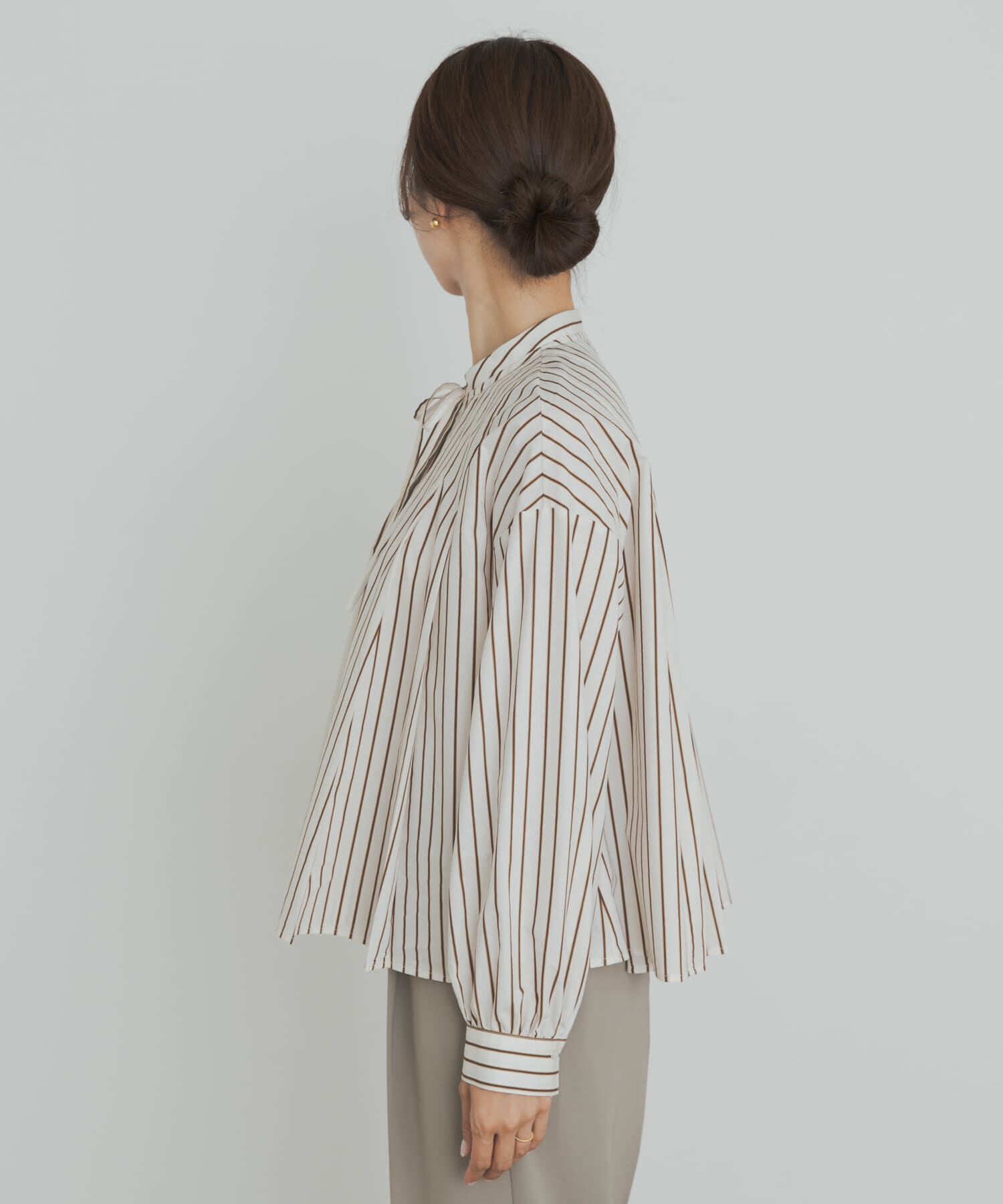 URBAN RESEARCH DOORS「ストライプリボンフレアブラウス」|シャツ・ブラウス|