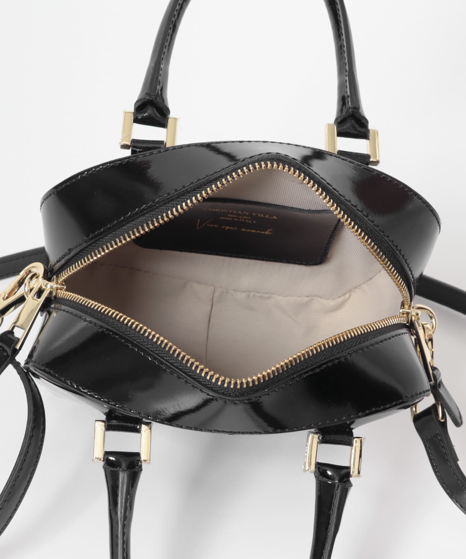 URBAN RESEARCH「CHRISTIAN VILLA　エナメルカーフレザーショルダーバッグ」|ショルダー・メッセンジャー|