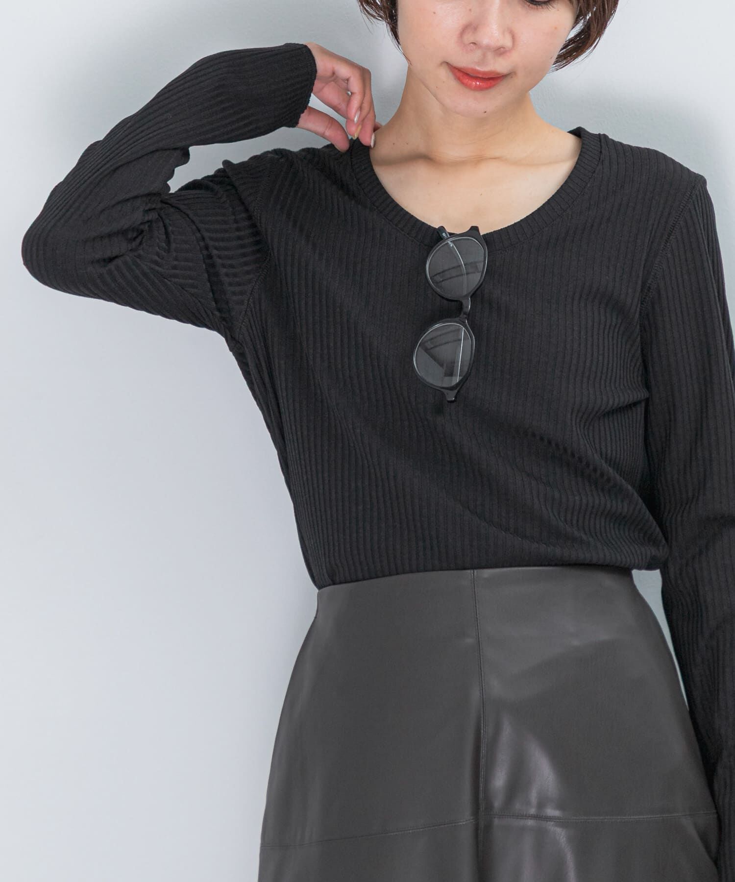 URBAN RESEARCH ROSSO「Uネックリブプルオーバー」|Tシャツ・カットソー|ブラック