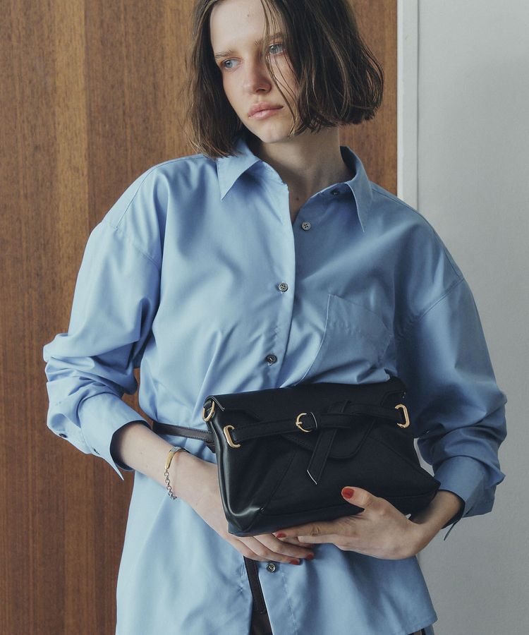 YECCA VECCA「ベルトデザインチェーンバッグ」|ショルダー・メッセンジャー|Black