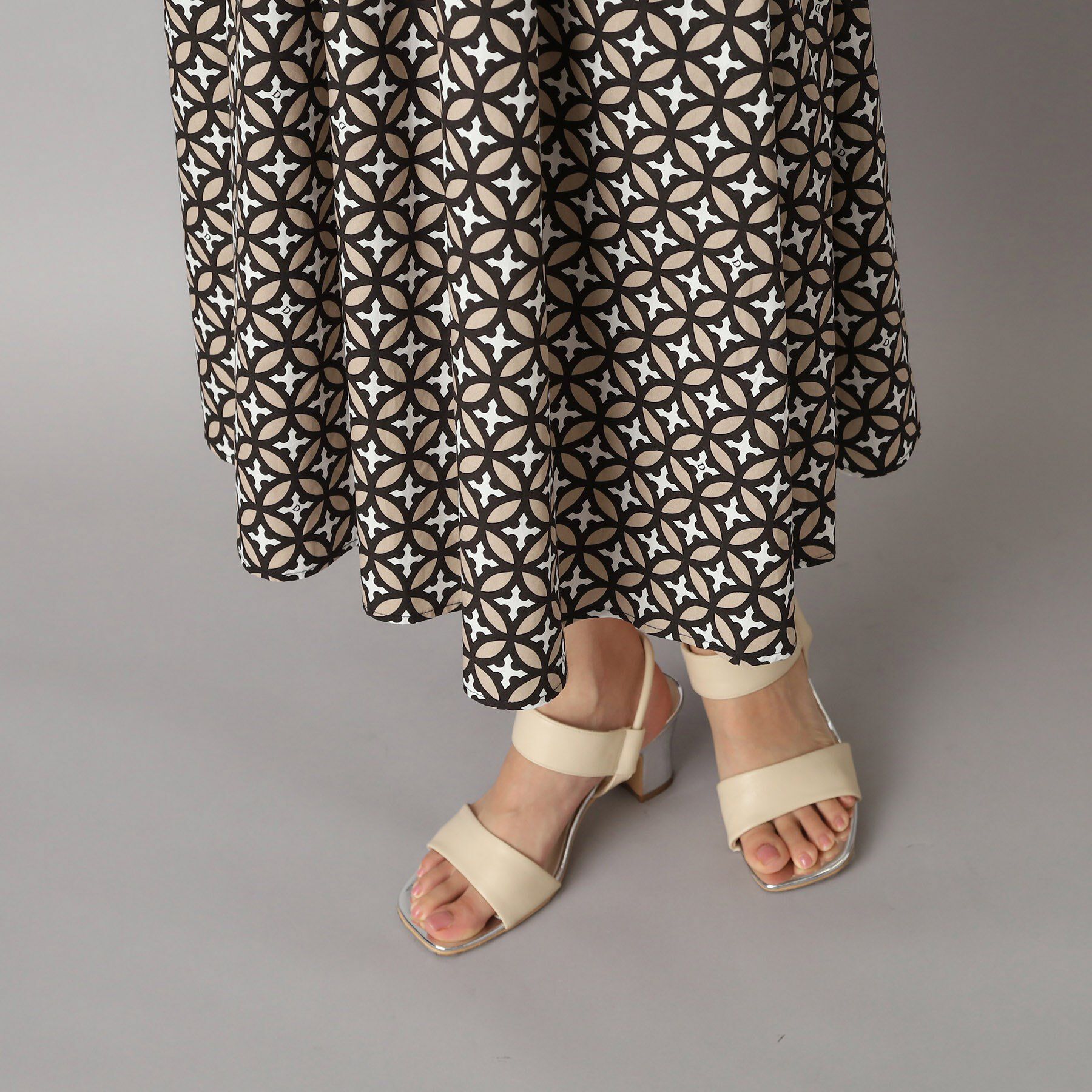 DRESSTERIOR「【洗える】オーバーラップサークルフレンチスリーブワンピ」|ワンピース|