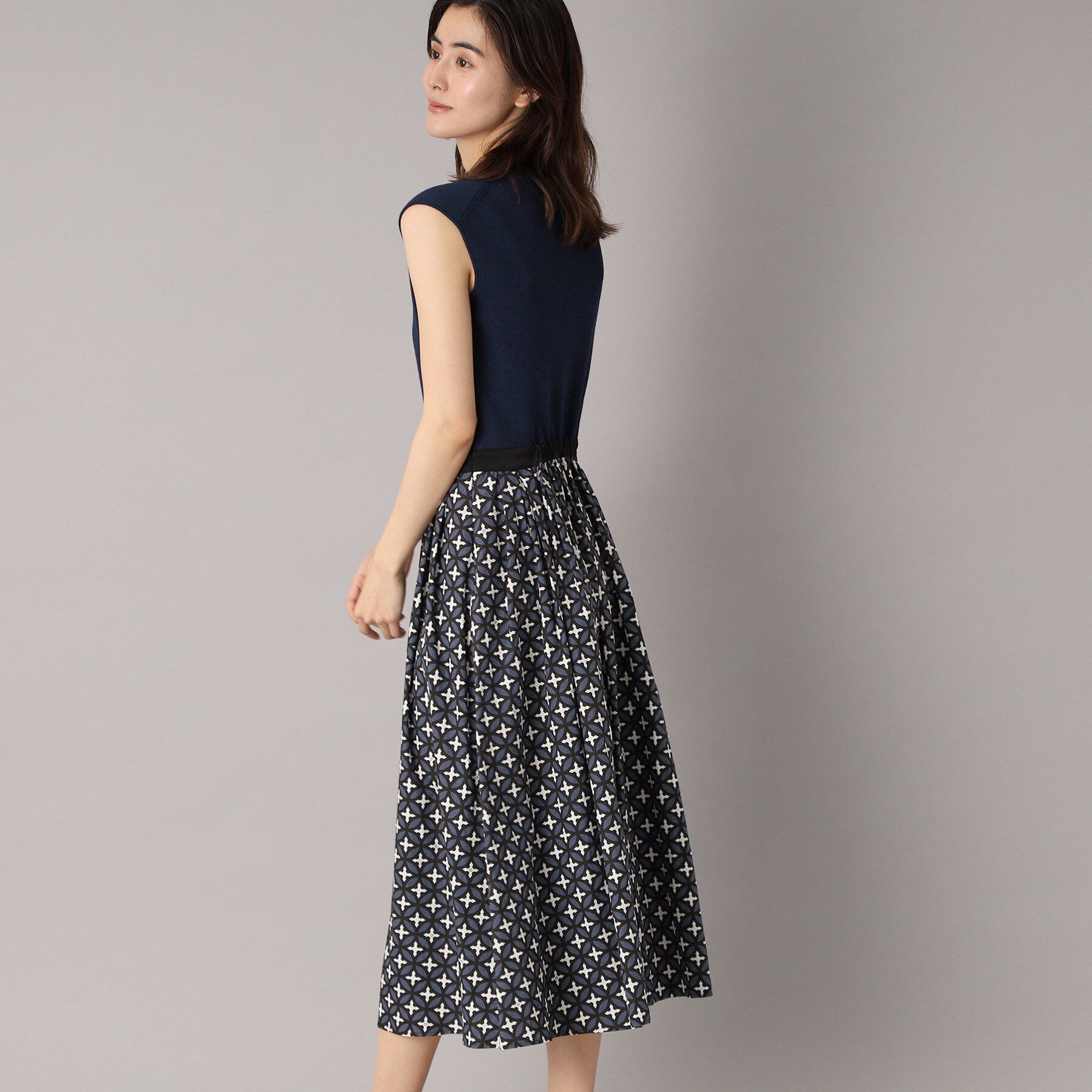 DRESSTERIOR「【洗える】オーバーラップサークルフレンチスリーブワンピ」|ワンピース|