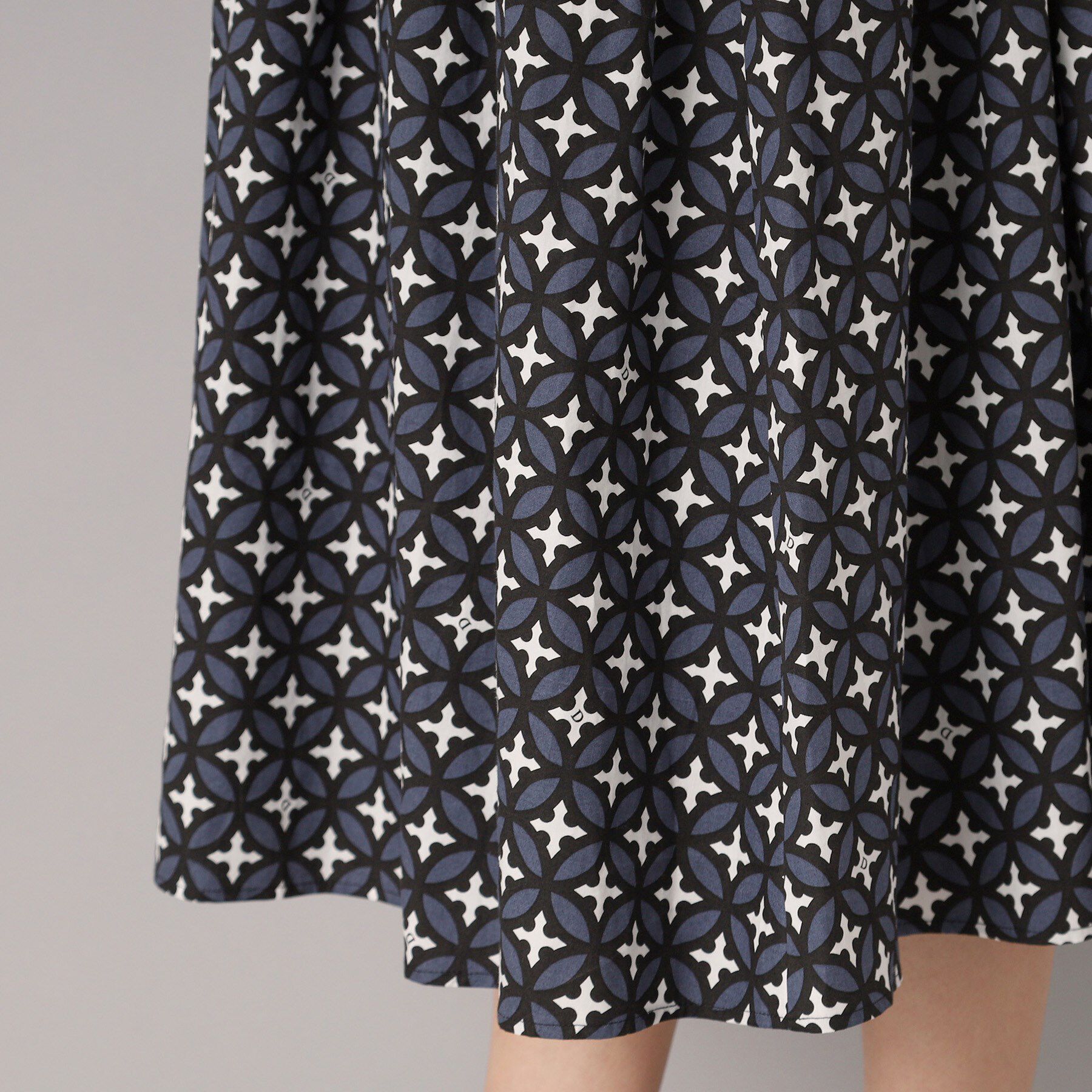 DRESSTERIOR「【洗える】オーバーラップサークルフレンチスリーブワンピ」|ワンピース|