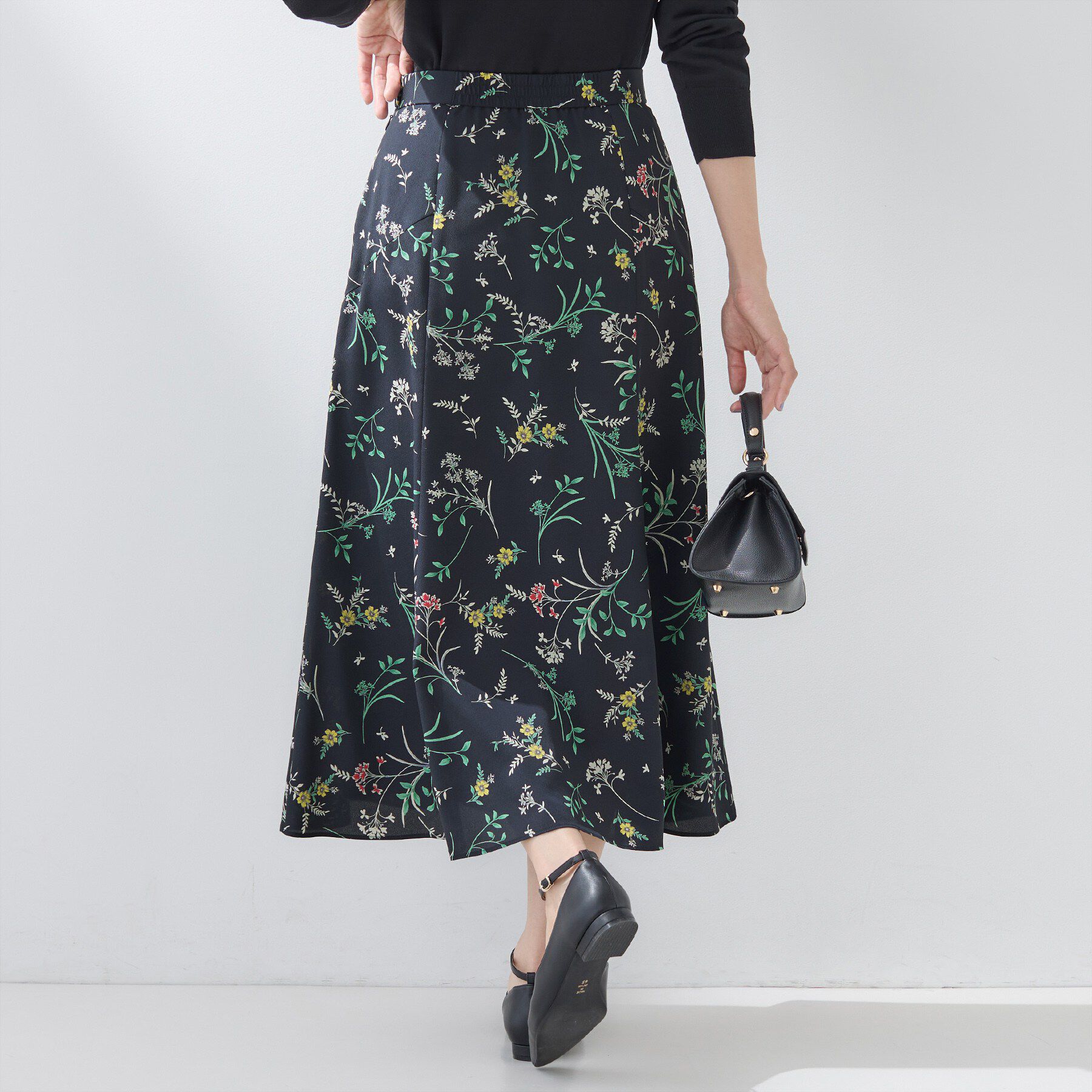 INDIVI「【SETUP可能】モダンフラワー柄フレアスカート」|スカート|