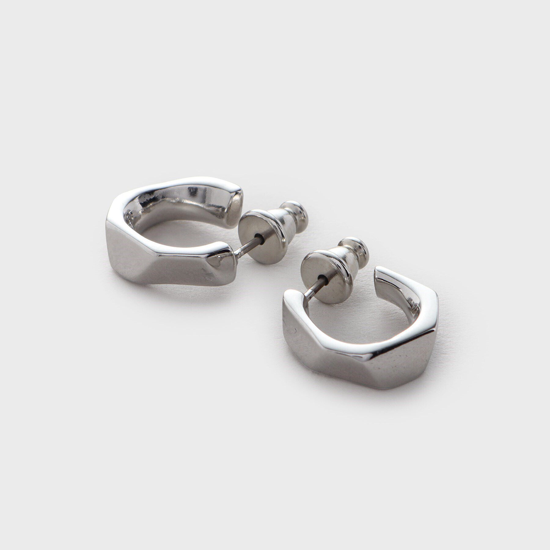 TAKEO KIKUCHI「ペンタゴンカットピアス」|ピアス|