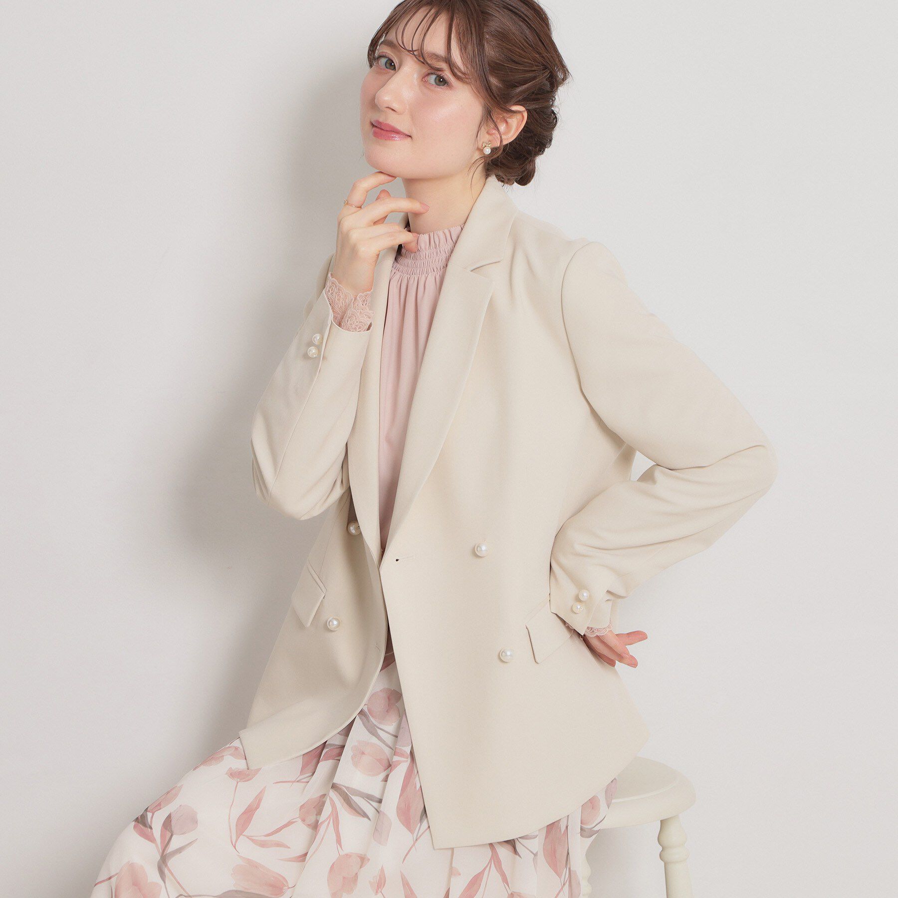 Couture broach「【洗える・通勤】パール調ボタン テーラードジャケット」|テーラードジャケット|ライトベージュ(05