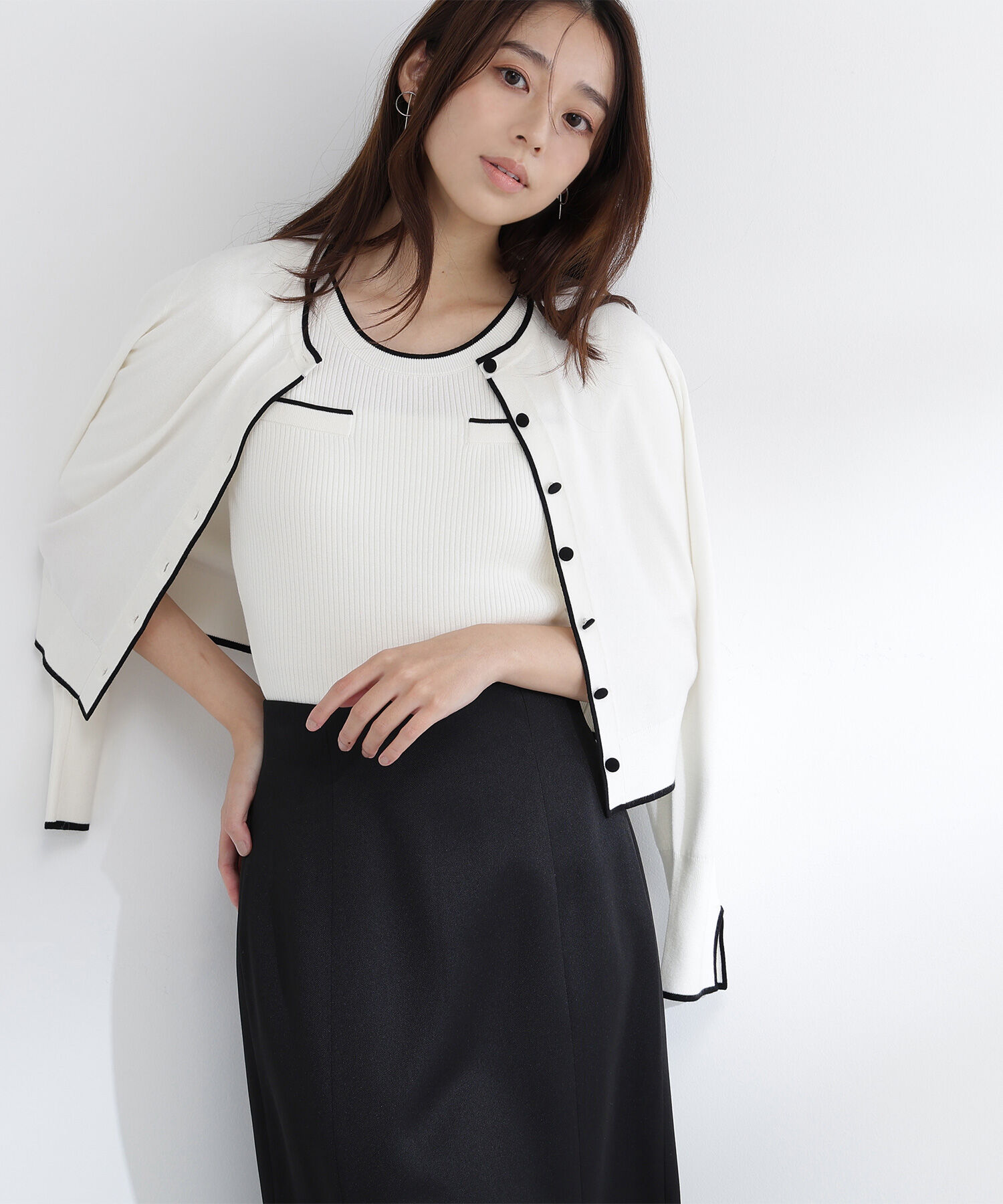  「クルミボタンバイカラーアンサンブル」|ニット・セーター|