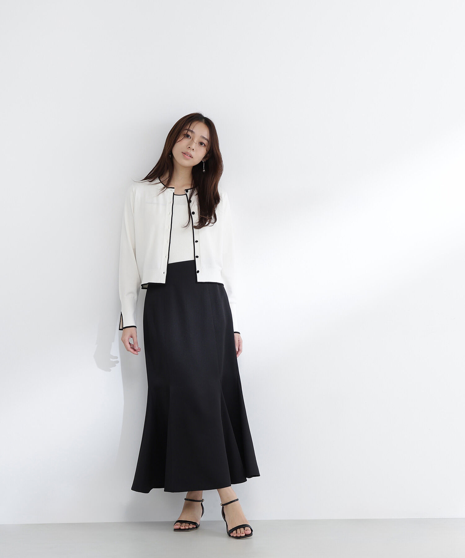  「クルミボタンバイカラーアンサンブル」|ニット・セーター|