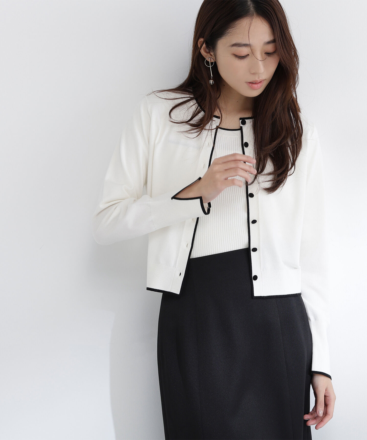  「クルミボタンバイカラーアンサンブル」|ニット・セーター|