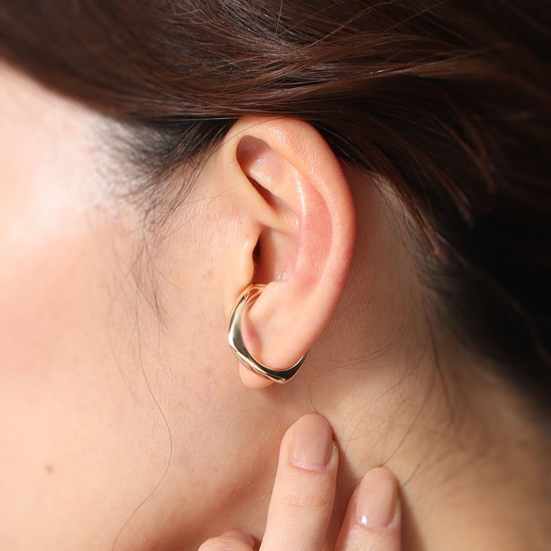 COCOSHNIK「K10クッションシェイプボリューム イヤーカフ大」|イヤリング|