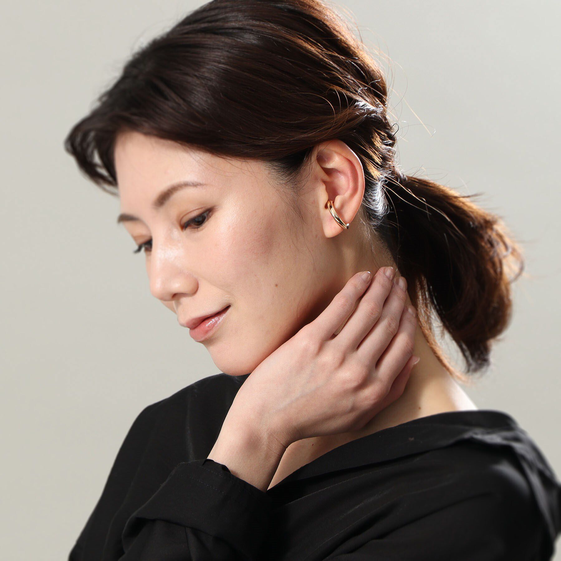 COCOSHNIK「K10クッションシェイプボリューム イヤーカフ大」|イヤリング|