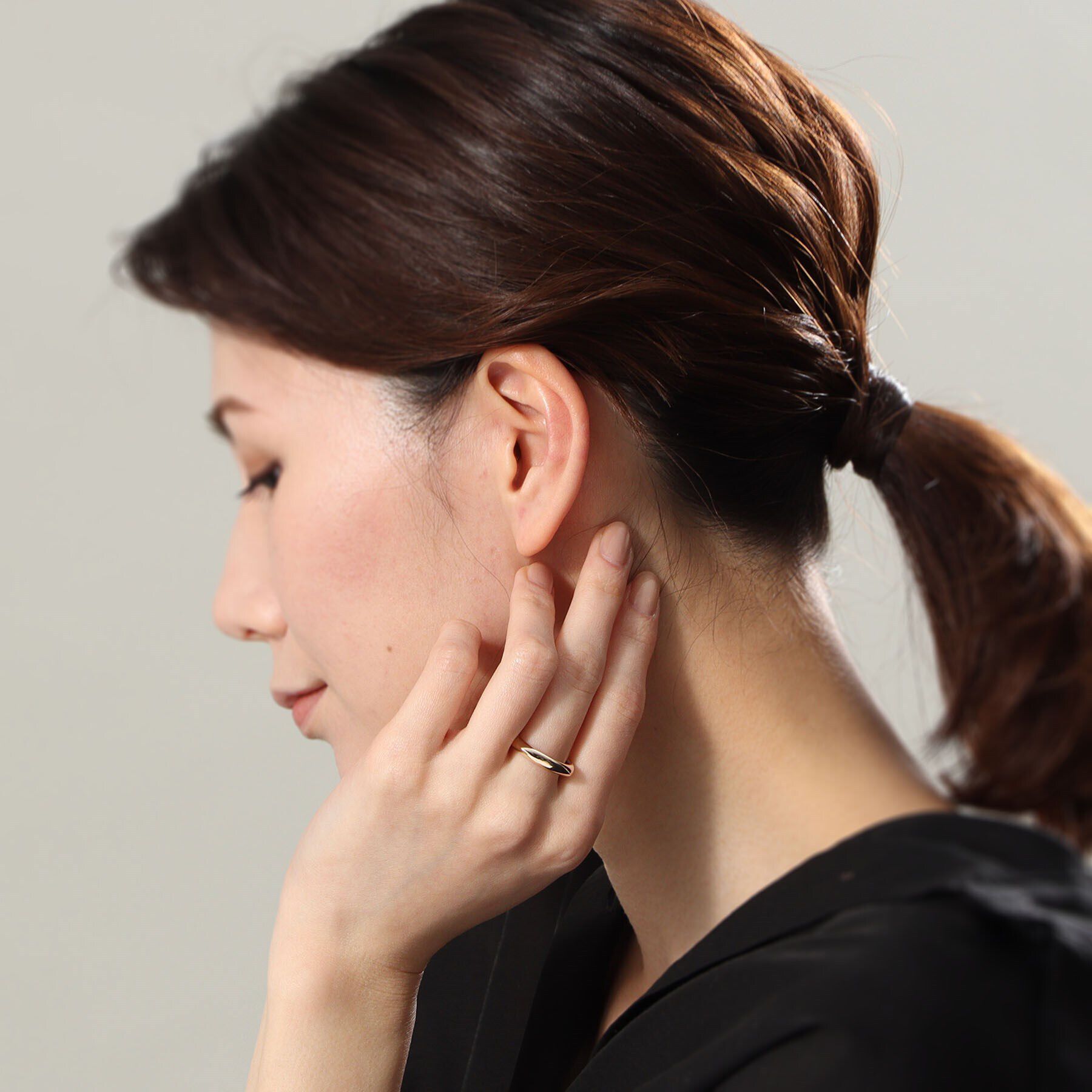 COCOSHNIK「K10クッションシェイプボリューム イヤーカフ大」|イヤリング|