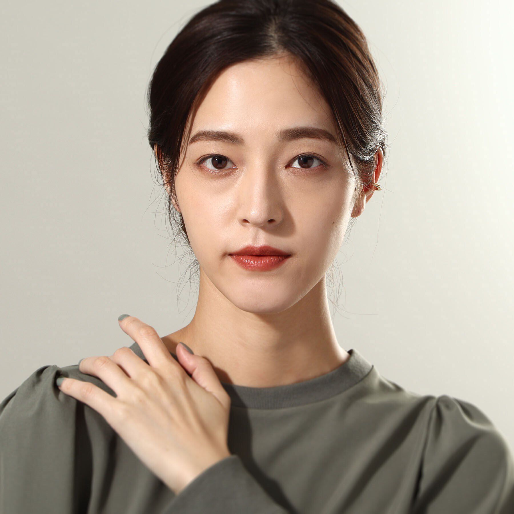 COCOSHNIK「K10しのぎ2連 イヤーカフ」|イヤリング|