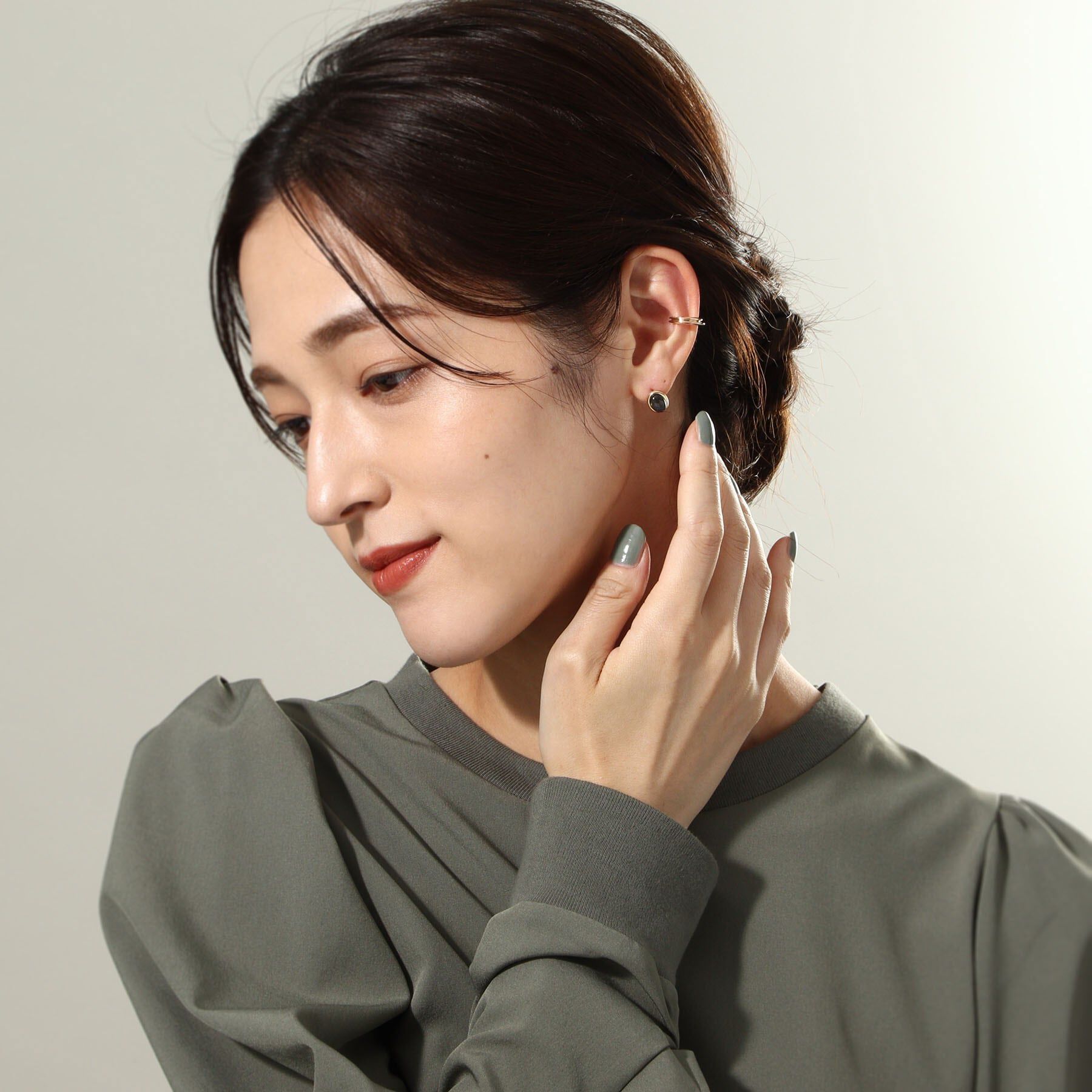 COCOSHNIK「K10しのぎ2連 イヤーカフ」|イヤリング|