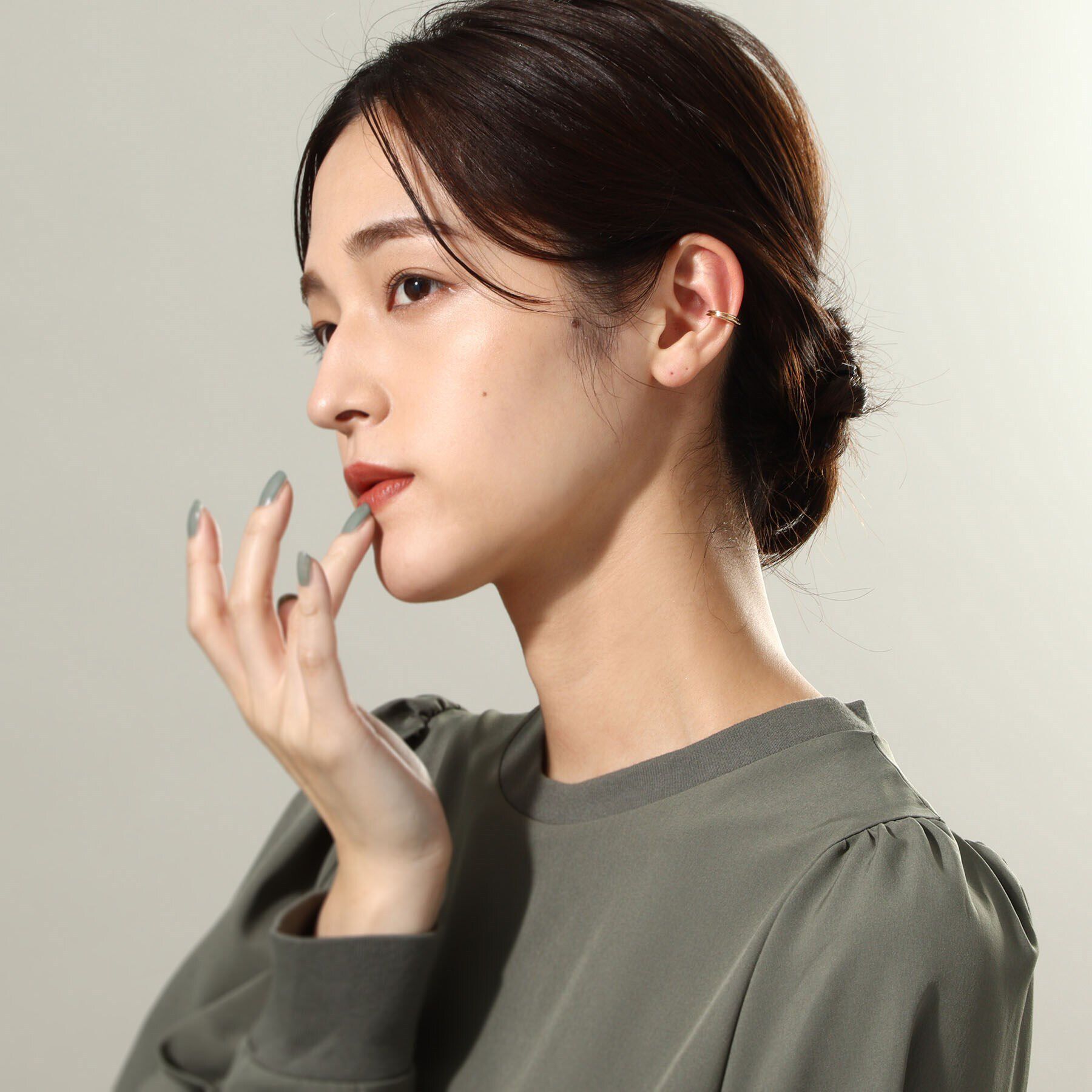 COCOSHNIK「K10しのぎ2連 イヤーカフ」|イヤリング|