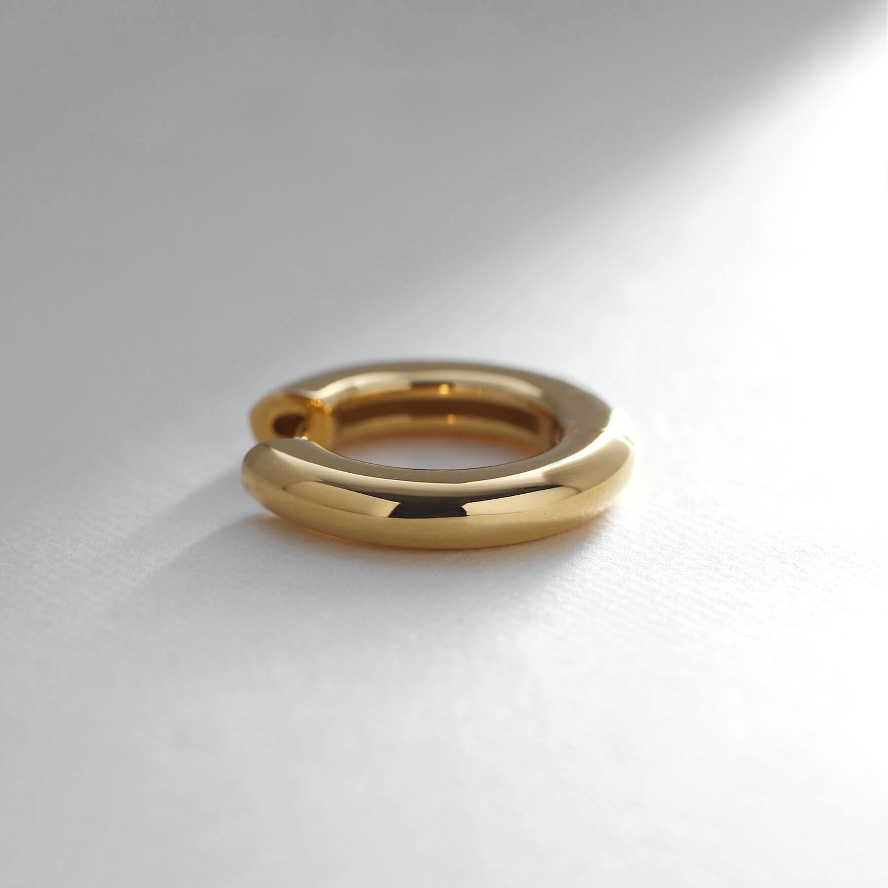 COCOSHNIK ONKITSCH「シルバー ハギーフープ ラウンドピアス GP」|ピアス|