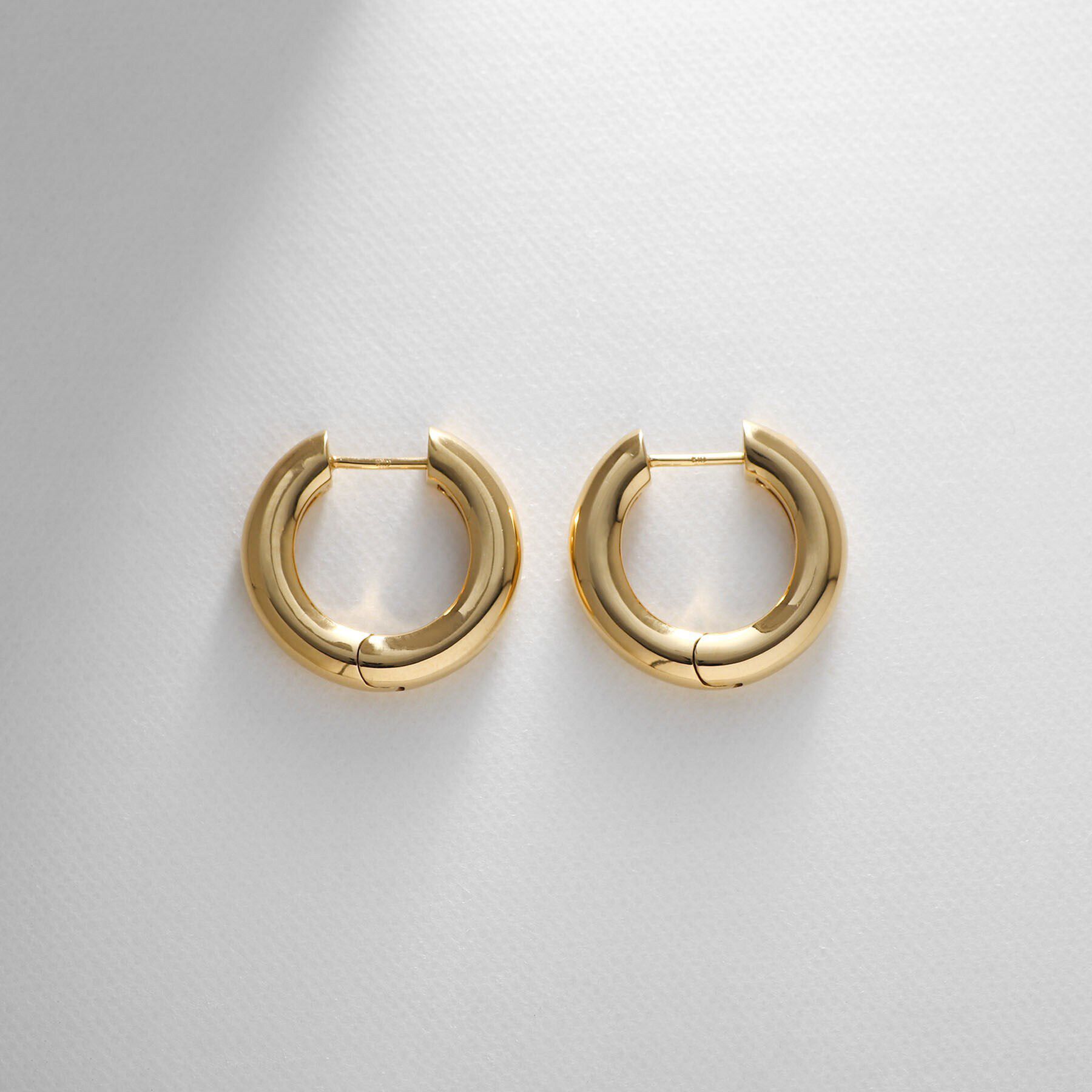 COCOSHNIK ONKITSCH「シルバー ハギーフープ ラウンドピアス GP」|ピアス|