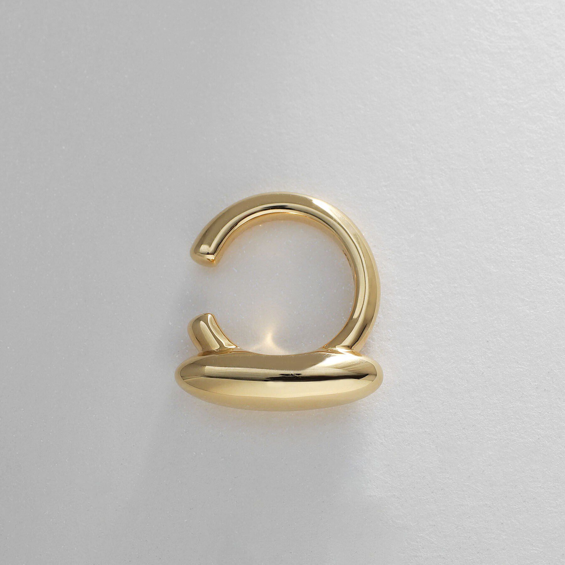 COCOSHNIK ONKITSCH「シルバー オーバルモチーフ スモールイヤーカフ GP」|イヤリング|