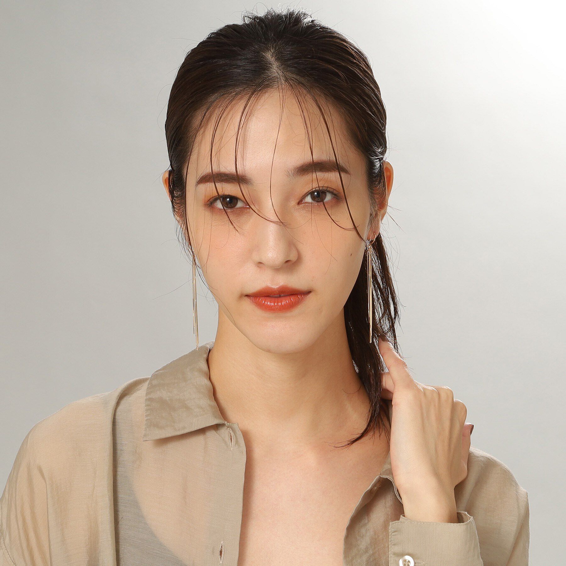 COCOSHNIK「K10コンパクトフリンジ フックピアス」|ピアス|