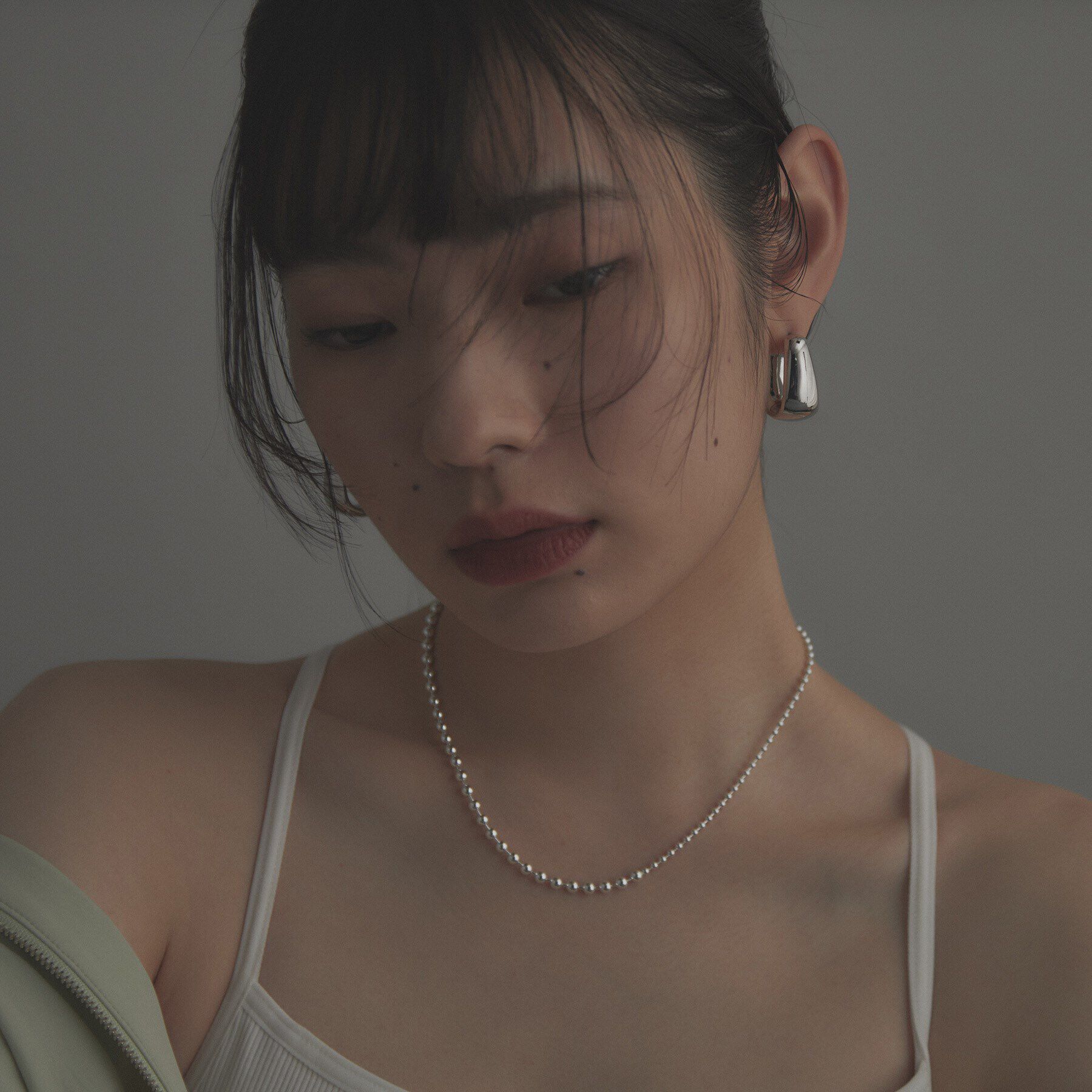 COCOSHNIK ONKITSCH「シルバー ホロウフープピアス トラペーズ」|ピアス|