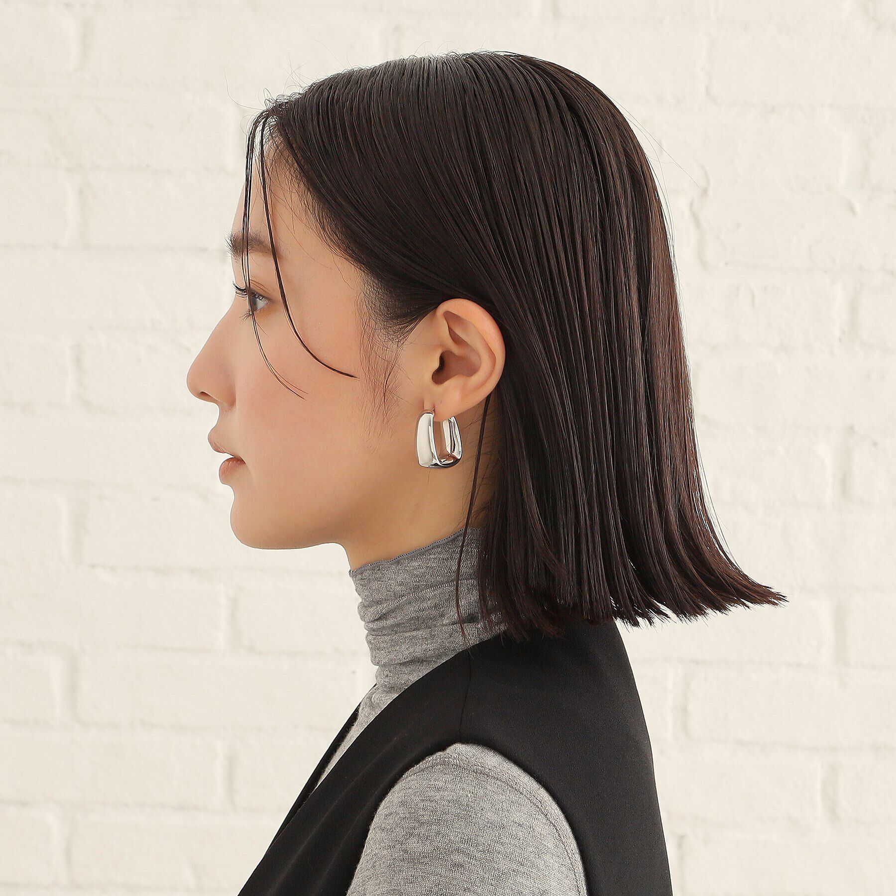 COCOSHNIK ONKITSCH「シルバー ホロウフープピアス トラペーズ」|ピアス|